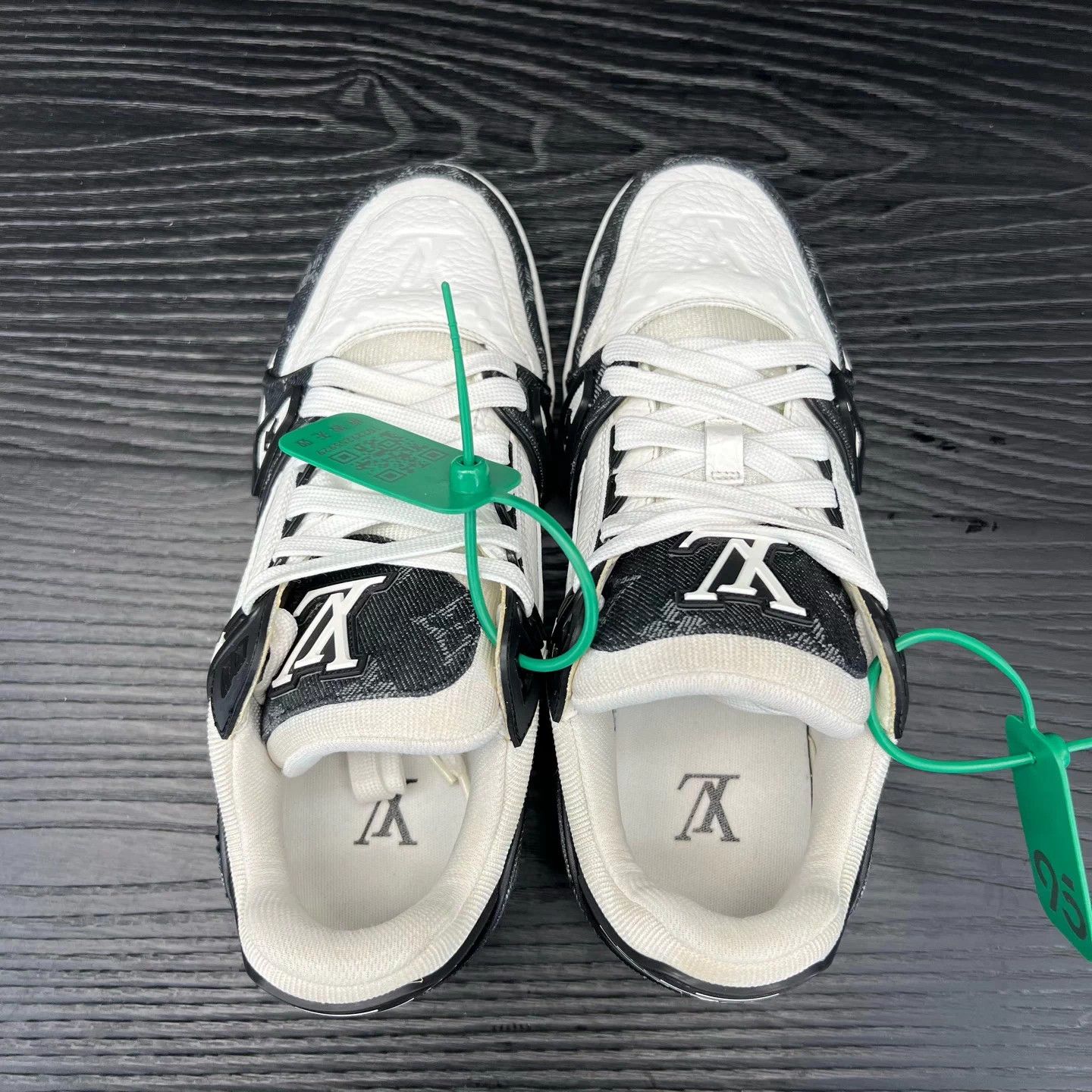 Louis Vuitton LV Trainer Black & White Denim Size S / US 4 / IT 40 - 4 Thumbnail