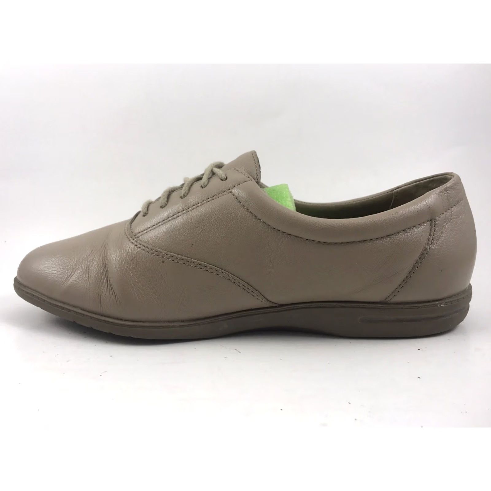 Vintage Easy Spirit 10-Motions Womens Size 7 Beige Leather LaceUp Walking Work Shoes-561 Mens Womens Girls Boys Size US 7 / IT 37 - 6 Thumbnail