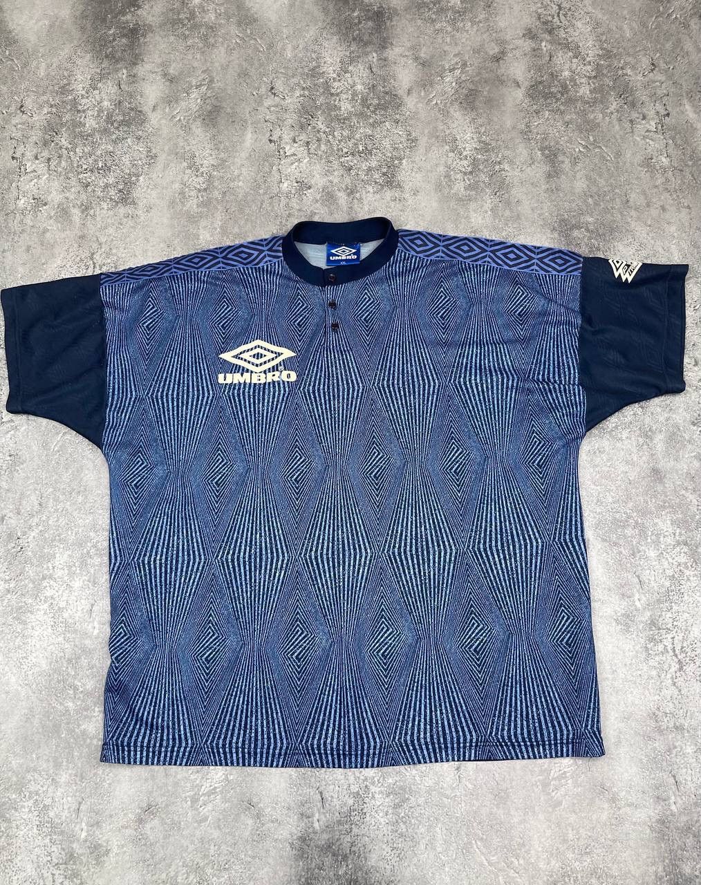 Umbro Umbro Men Football Shirt Blue Pattern Vintage 90s Size XXL Size US XXL / EU 58 / 5 - 1 Thumbnail