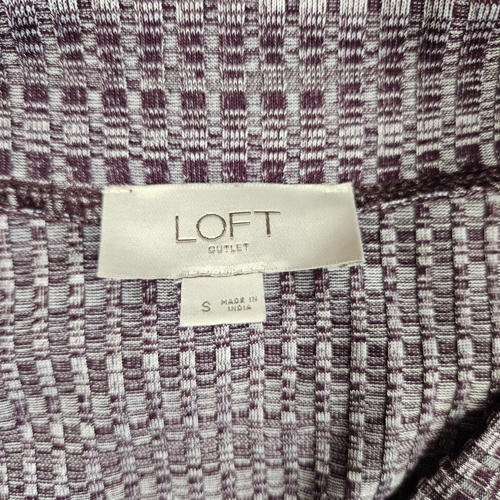 Loft LOFT Ann Taylor Womens Top V-Neck Long Sleeve Purple Size S Polyester Viscose Blend T-Shirt Size S / US 4 / IT 40 - 6 Thumbnail