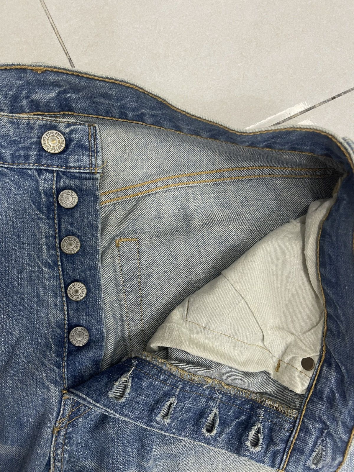Levi's Vintage Levi's 501 Distressed Jeans |Light Wash | Button Fly Size US 33 - 5 Thumbnail