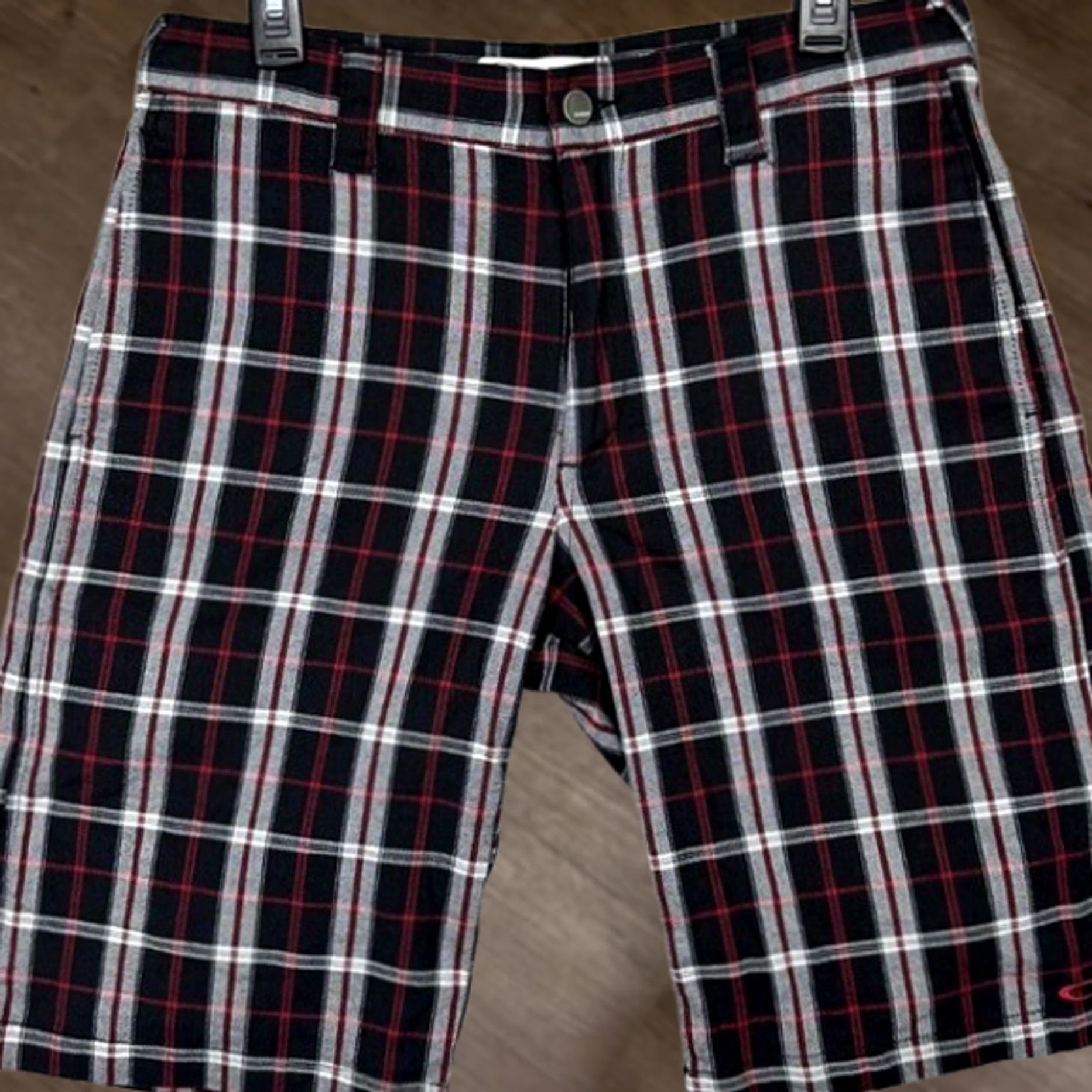 Oakley Oakley Shorts Mens 32 Black Red Plaid Khaki Chino Flat Front Embroidered Stretch Size US 32 / EU 48 - 1 Thumbnail