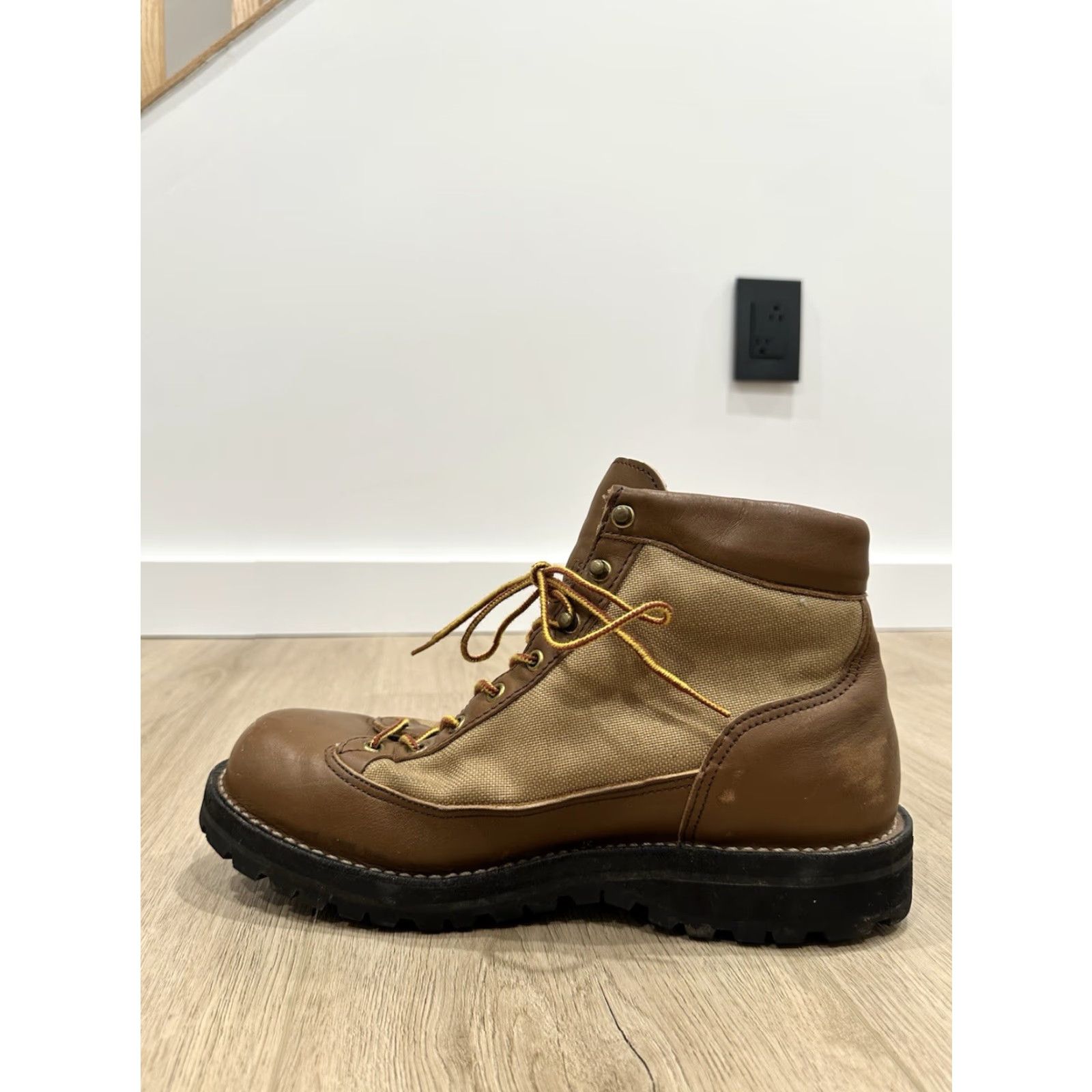 Danner VINTAGE Danner 30420 10D USA Made Brown Leather Black Tag Gore-Tex Boots Mens Boots Leather Brown Gore-Tex USA 90s? Size US 10 / EU 43 - 6 Thumbnail