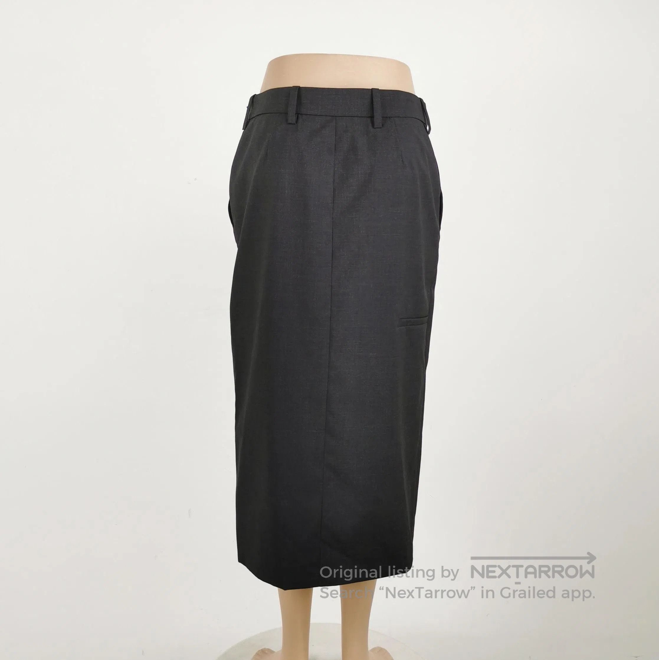 Prada Prada Wool Midi Skirt in Solid Color . Size 35" - 3 Thumbnail