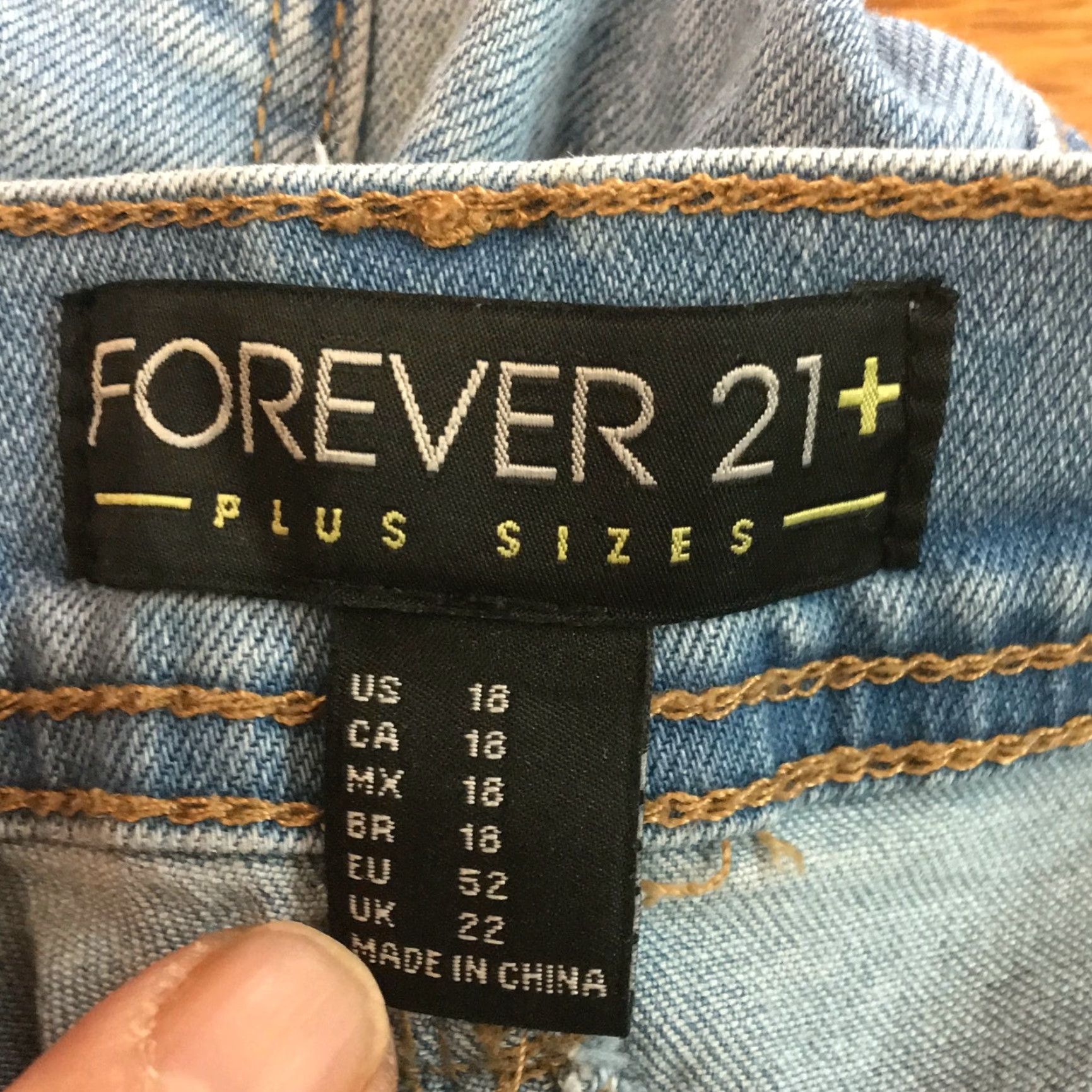 Forever 21 FOREVER 21 Plus Skinny Jeans Distressed Blue Size 18 30" Inseam Mid Rise Womens Size 40" / US 18 - 7 Thumbnail
