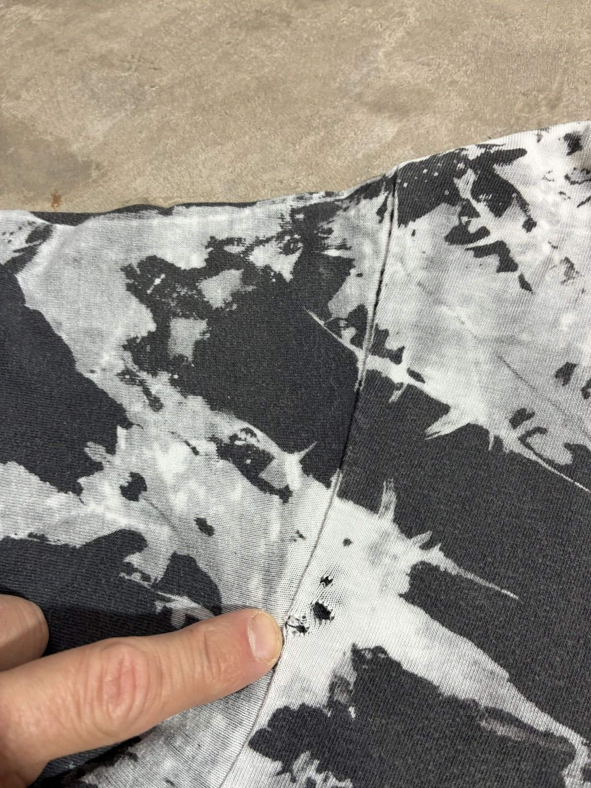 Airwalk Vintage Airwalk Tie Dye T Shirt Oneita Made in USA 90s Size US L / EU 52-54 / 3 - 7 Thumbnail