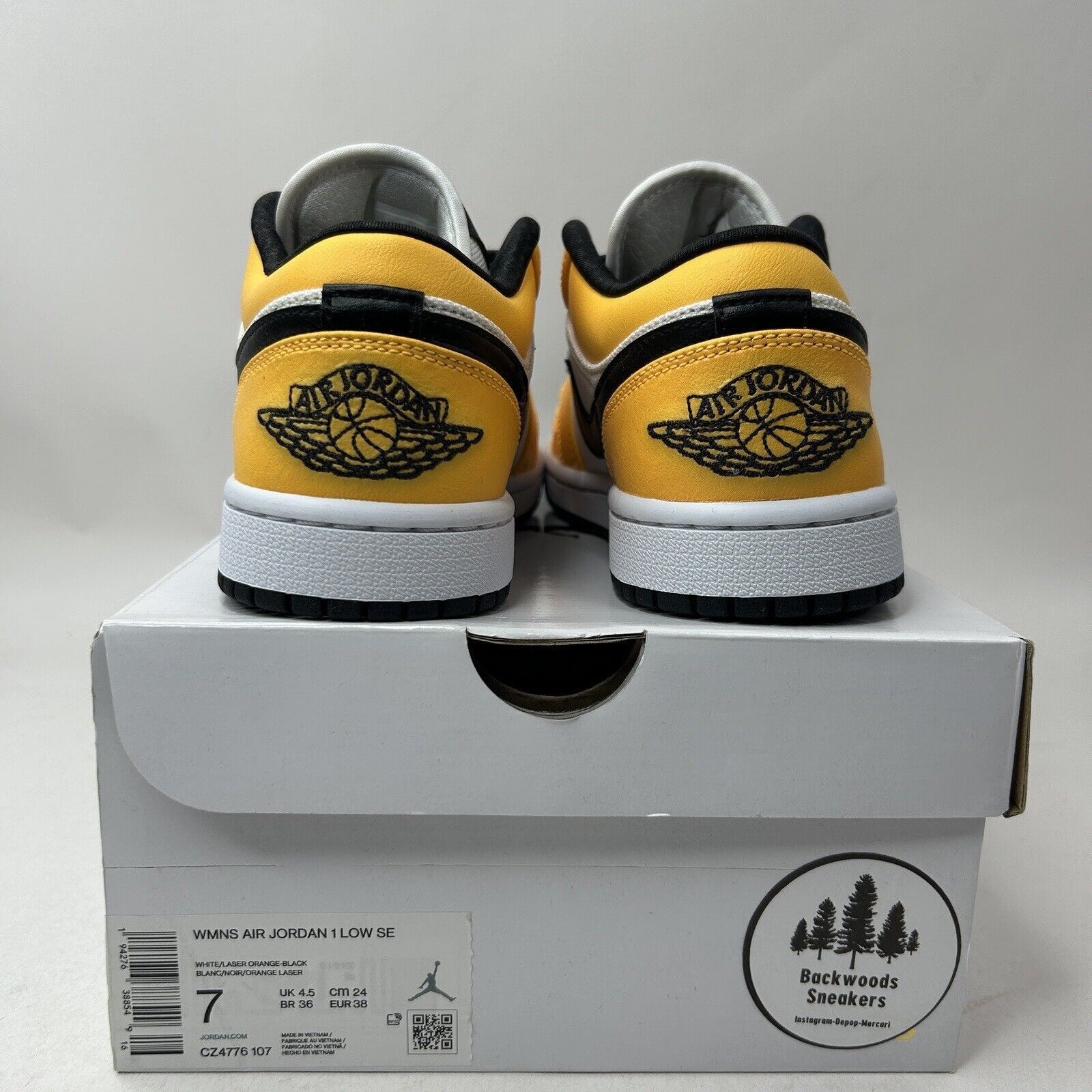 Nike Nike Air Jordan 1 Retro Low SE WMNS “Laser Orange” 2023 Size US 7 / IT 37 - 4 Thumbnail