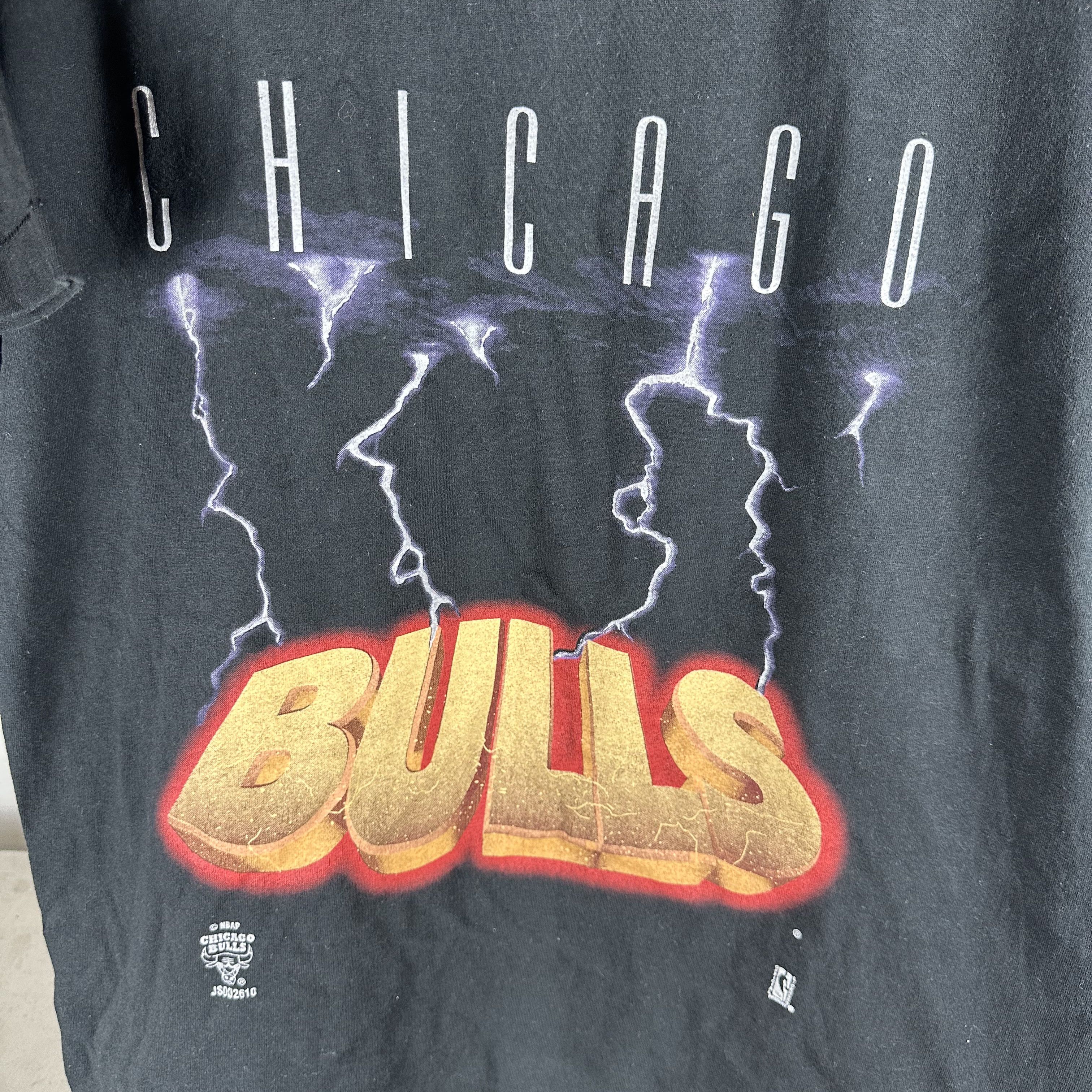 Vintage 90s Chicago Bulls NBA Lightning Single Stitch T-shirt Size US XL / EU 56 / 4 - 2 Thumbnail
