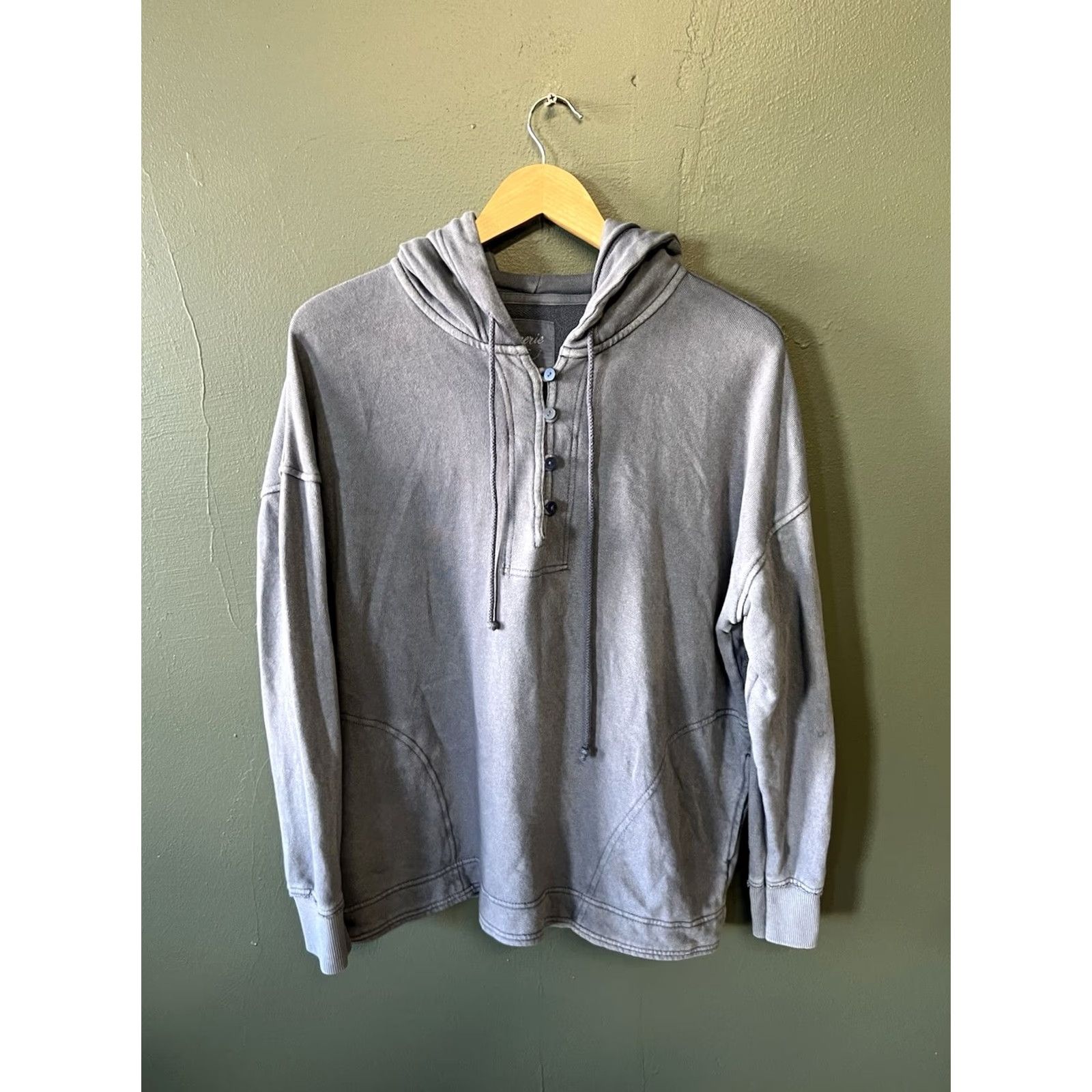 Vintage Aerie Womens Gray Pullover Hooded Sweatshirt XS Sweatshirt Hooded Pullover Activewear Womens XS Gray Nike? Size XS / US 0-2 / IT 36-38 - 2 Thumbnail