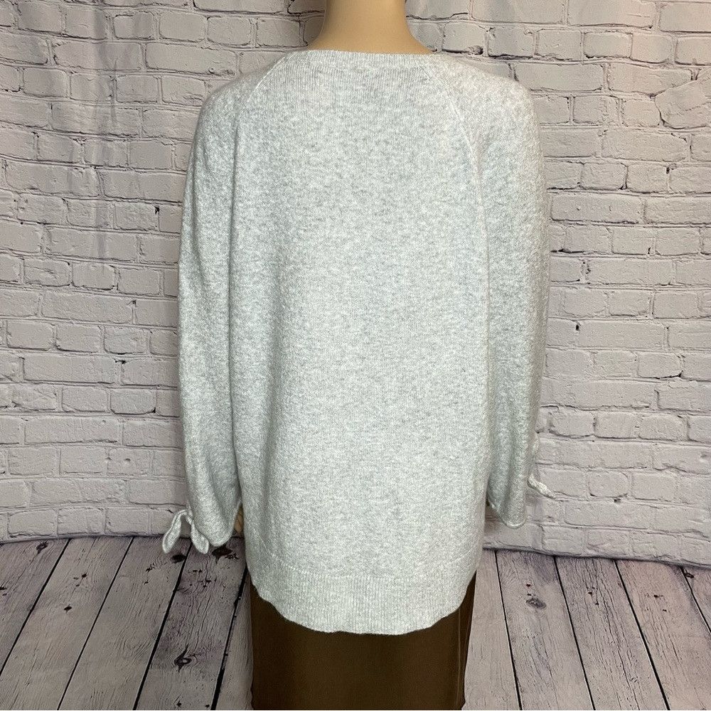 Loft Loft Gray Tie Cuff Long Sleeve V Neck Sweater Size XL Size XL / US 12-14 / IT 48-50 - 5 Thumbnail