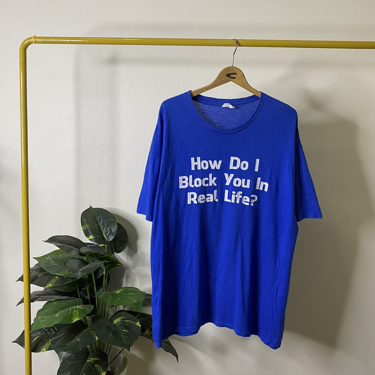 Vintage Vintage Y2K How Do I Block You In Real Life Funny Humor Tee Size US XL / EU 56 / 4 - 1 Thumbnail