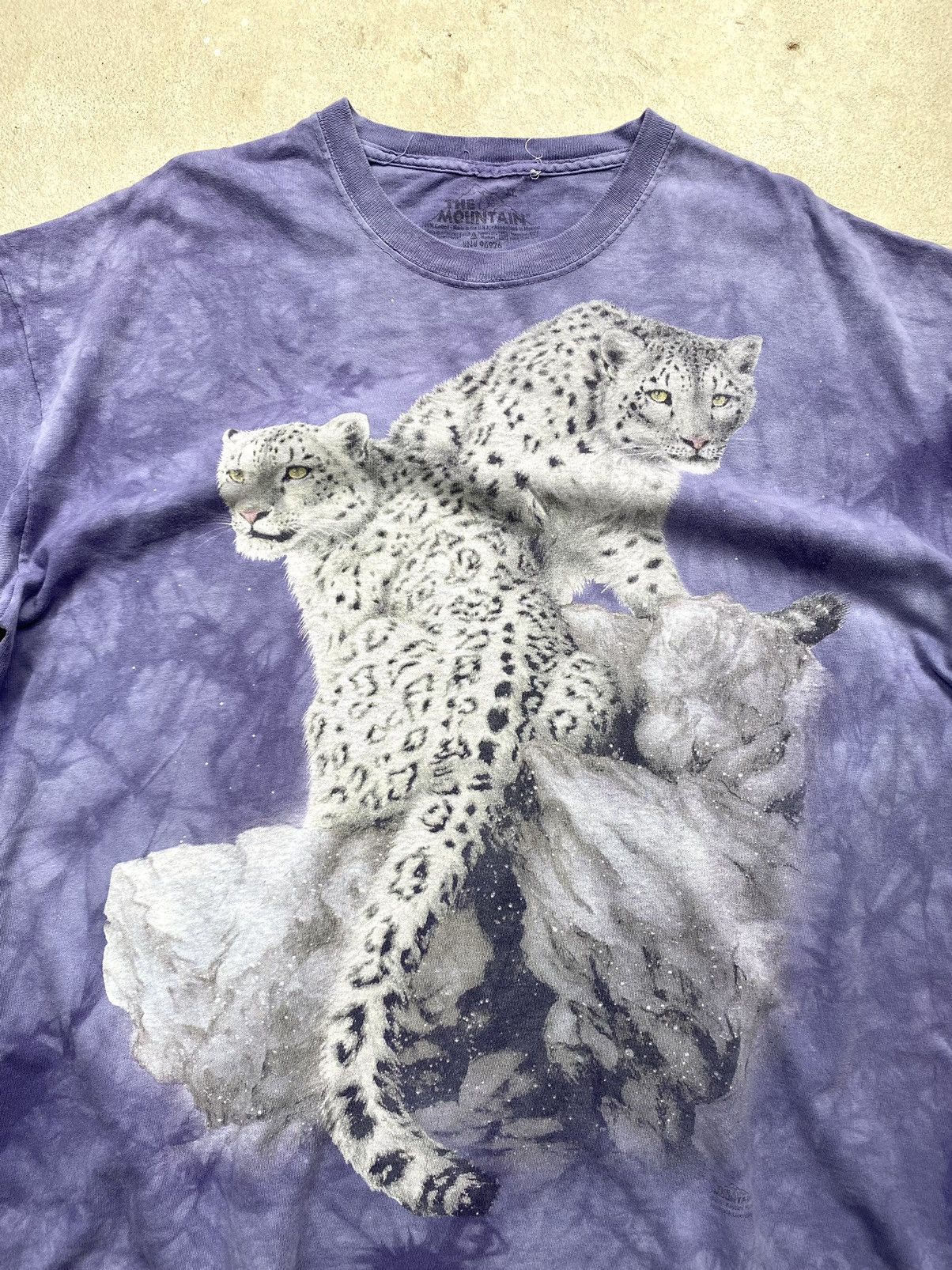 Japanese Brand 2001 Vintage The Mountain Leopard Tiger T Shirt Made USA Size US XL / EU 56 / 4 - 4 Thumbnail