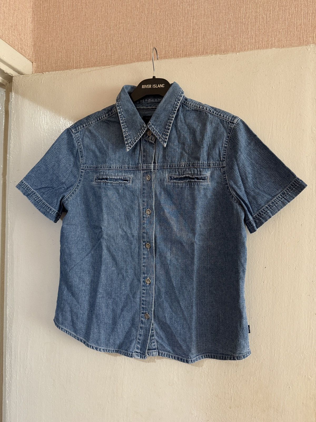 Levi's Vintage Levi’s Jeans Denim Short Sleeve Button Up Women’s Size L / US 10 / IT 46 - 3 Thumbnail