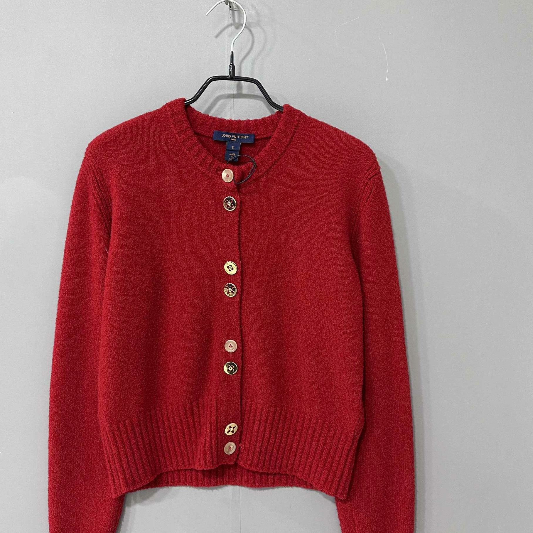 Louis Vuitton Louis Vuitton Knit Red Sweater S Women Size S / US 4 / IT 40 - 1 Thumbnail