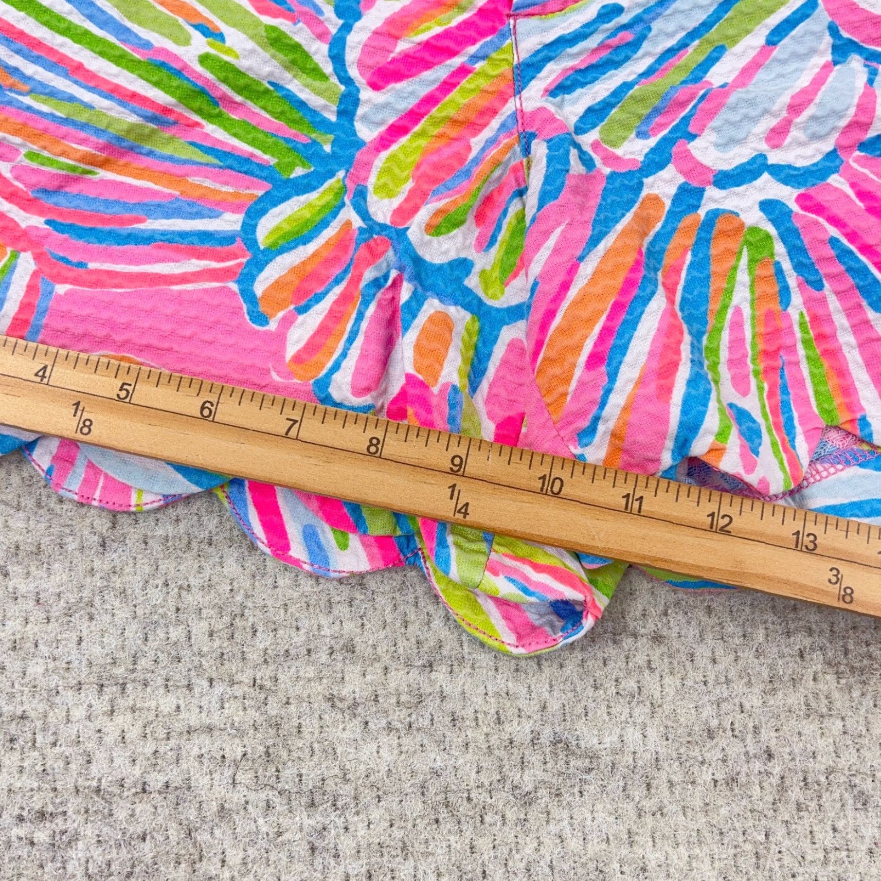 VINTAGE Lilly Pulitzer Shorts Women 8 Pink Buttercup Scalloped Hem Floral Pattern Cotton Blend Regular Pink 8 Womens