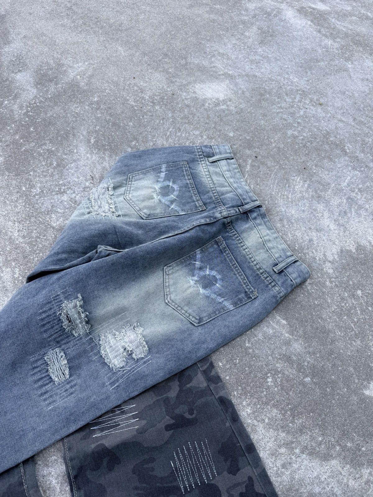 Vintage Vintage Y2K avantgarde affliction streetwear wide jeans Size US 32 / EU 48 - 9 Thumbnail