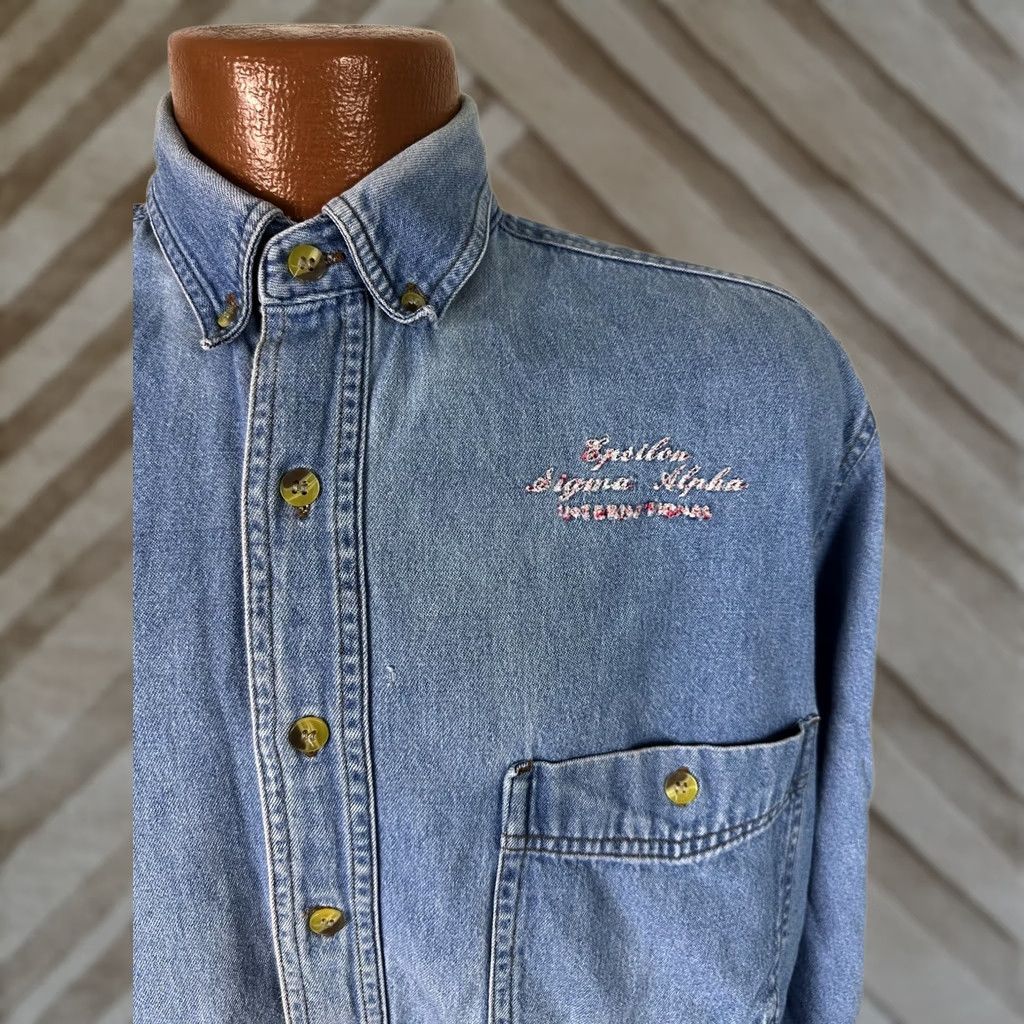 Vintage VINTAGE Epsilon Sigma Alpha International Denim Shirt Men M Casual Denim Shirt ESA Embroidered 90s Y2K Size US M / EU 48-50 / 2 - 1 Thumbnail