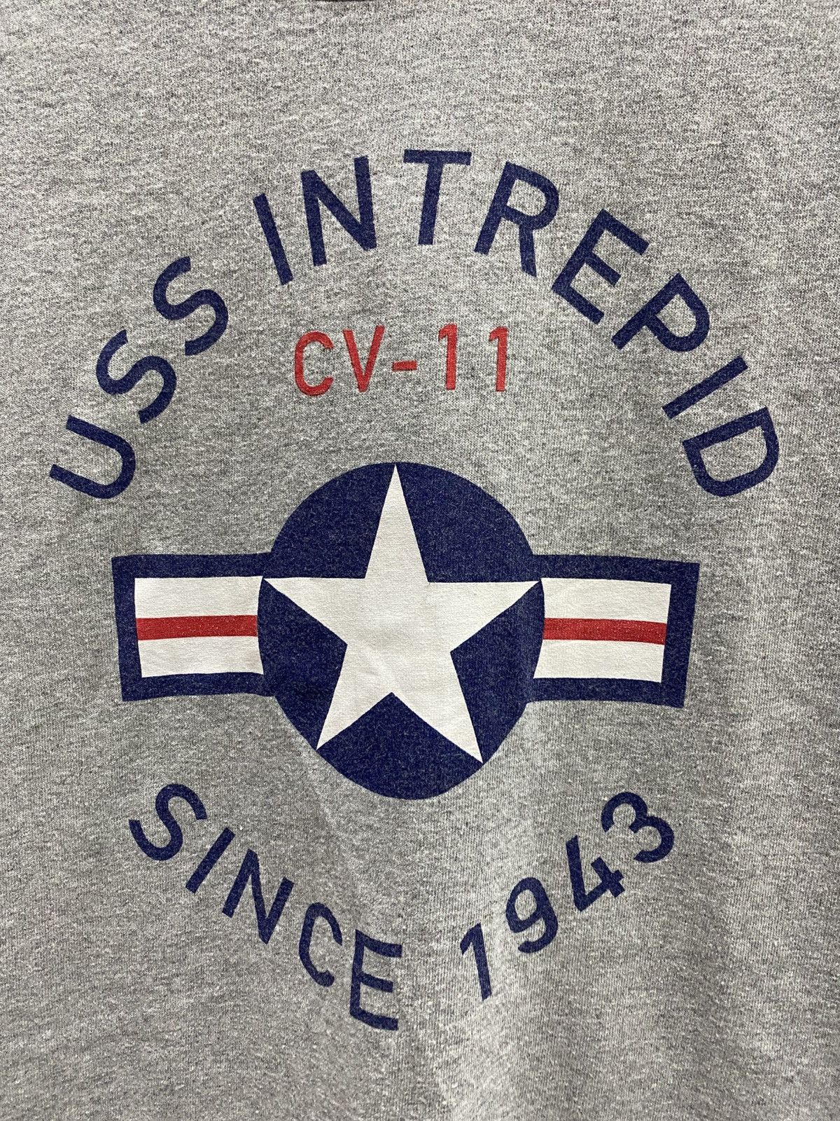 Avirex USS INTREPID SINCE 1943 TSHIRT Size US M / EU 48-50 / 2 - 2 Thumbnail
