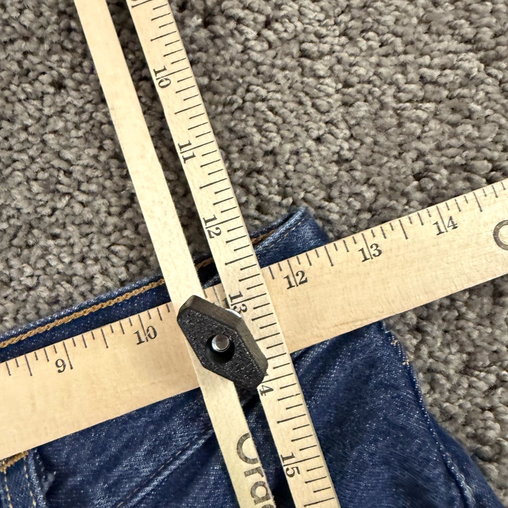 Levi's VINTAGE Levis 501 Jeans Womens Cropped Dark Denim Button Fly Distressed 24x28 24x28 Jeans Womens 501 Crop Distressed Blue Denim Size 28" / US 6 / IT 42 - 7 Thumbnail
