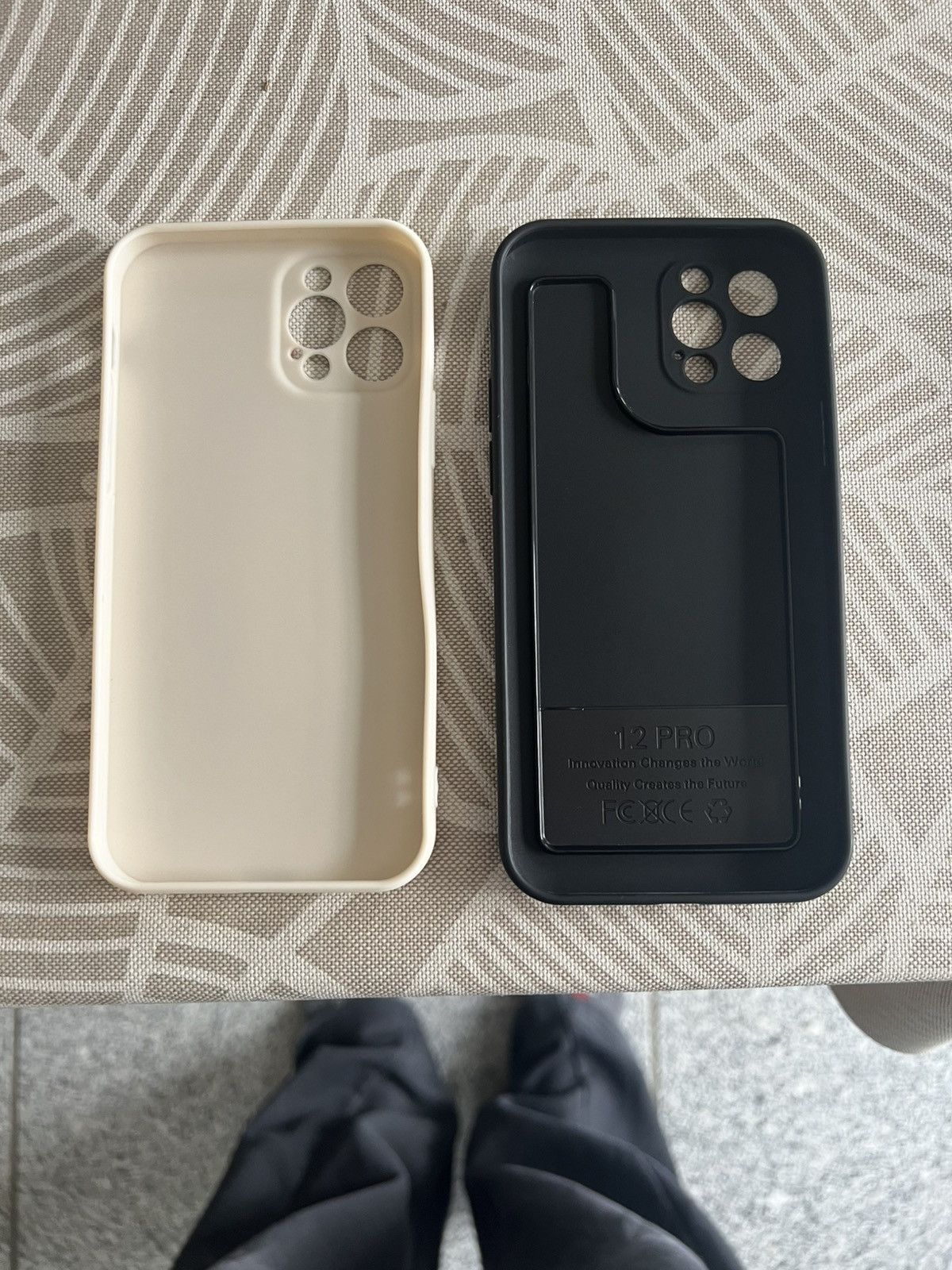 Apple Disney IPhone 12 Pro covers Size ONE SIZE - 2 Thumbnail