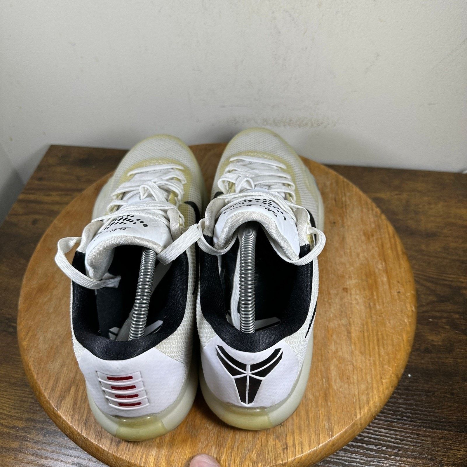 Nike Nike Kobe 11 EM Low Fundamental Men's Size 10 705317-100 Size US 10 / EU 43 - 4 Thumbnail