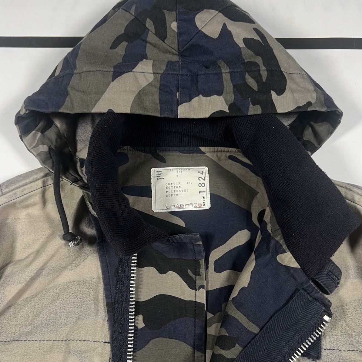 Sacai |[ FW18 Runway Sacai Reconstructed Camo Hooded Bomber ]| Size US M / EU 48-50 / 2 - 6 Thumbnail