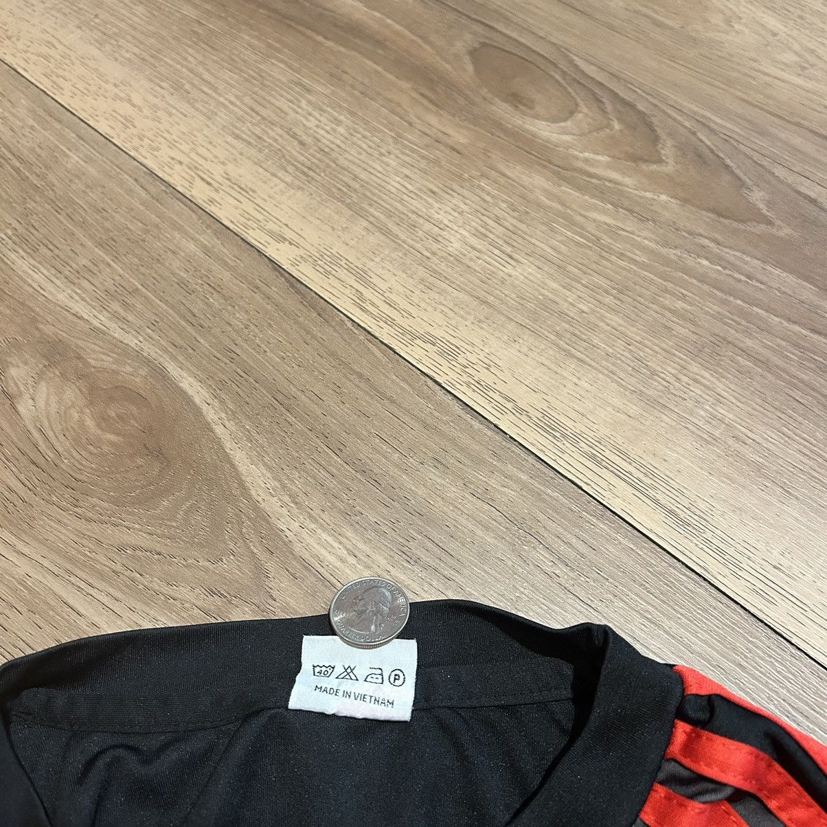 Other AC Milan 2017-18 Soccer Jersey Black/Red Men’s Medium Size US M / EU 48-50 / 2 - 9 Thumbnail