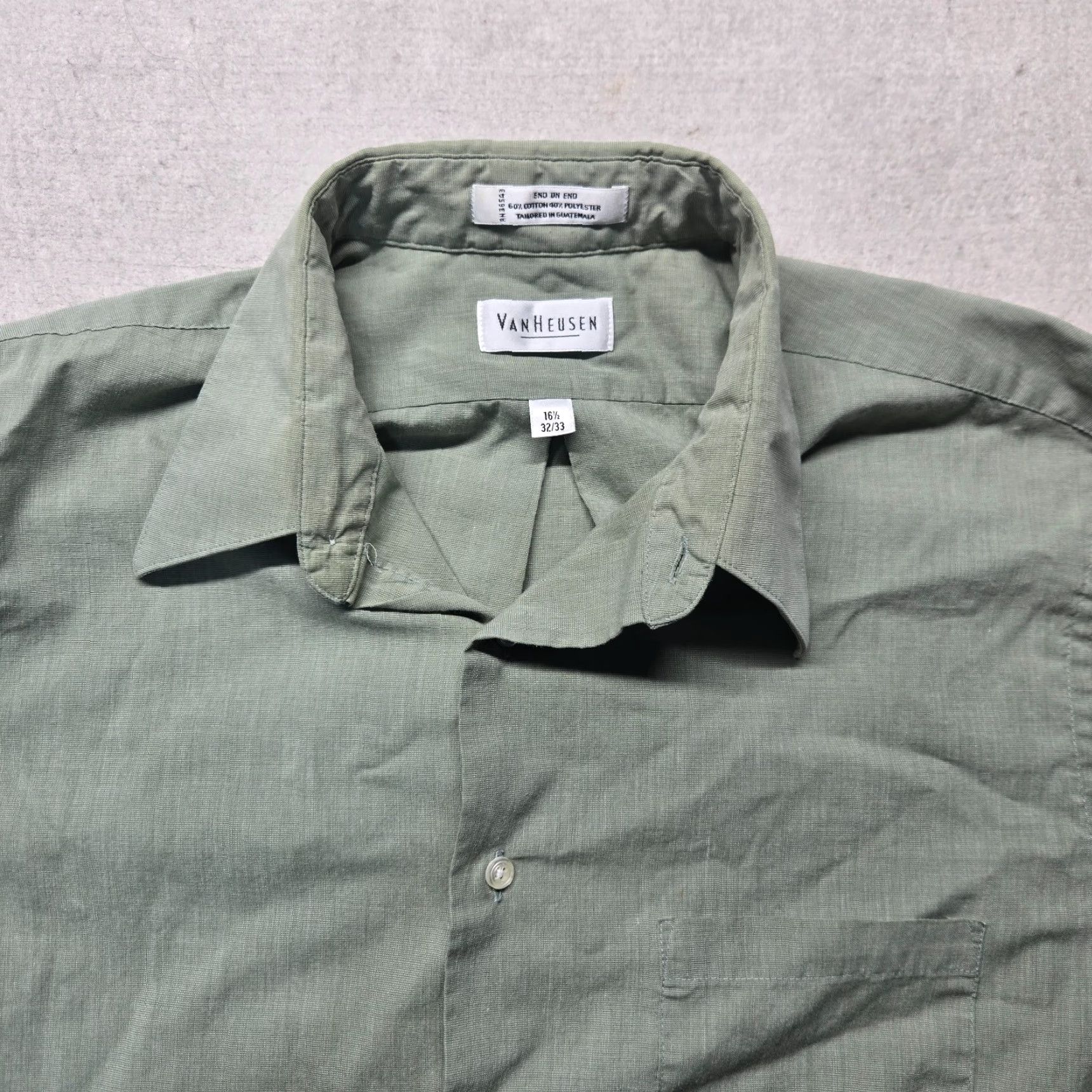 Van Heusen Van Heusen Shirt Men Long Sleeve Button-Up Solid Gray 16.5 32/33 Regular Fit Wrinkle Resistant Pocket cotton poly Size US XL / EU 56 / 4 - 2 Thumbnail