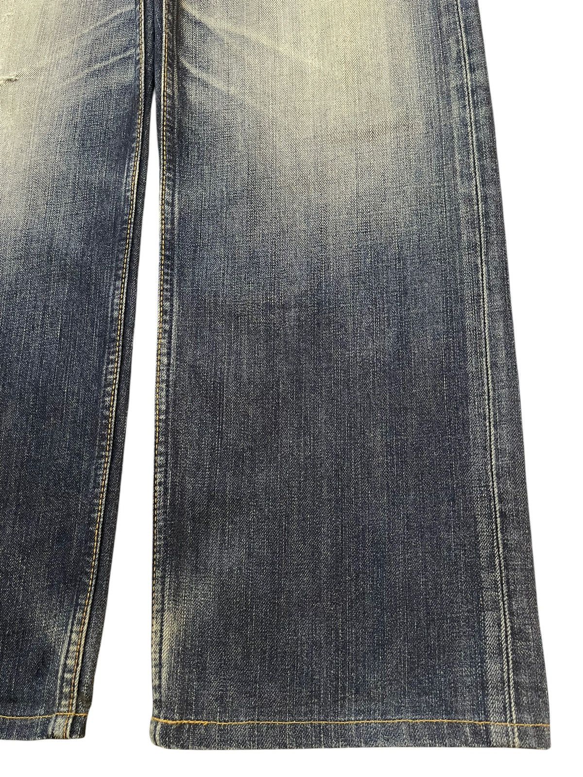Levi's Vintage 90s Levis 703 Blue Faded Wash Distressed Baggy Jeans Size US 31 - 8 Thumbnail