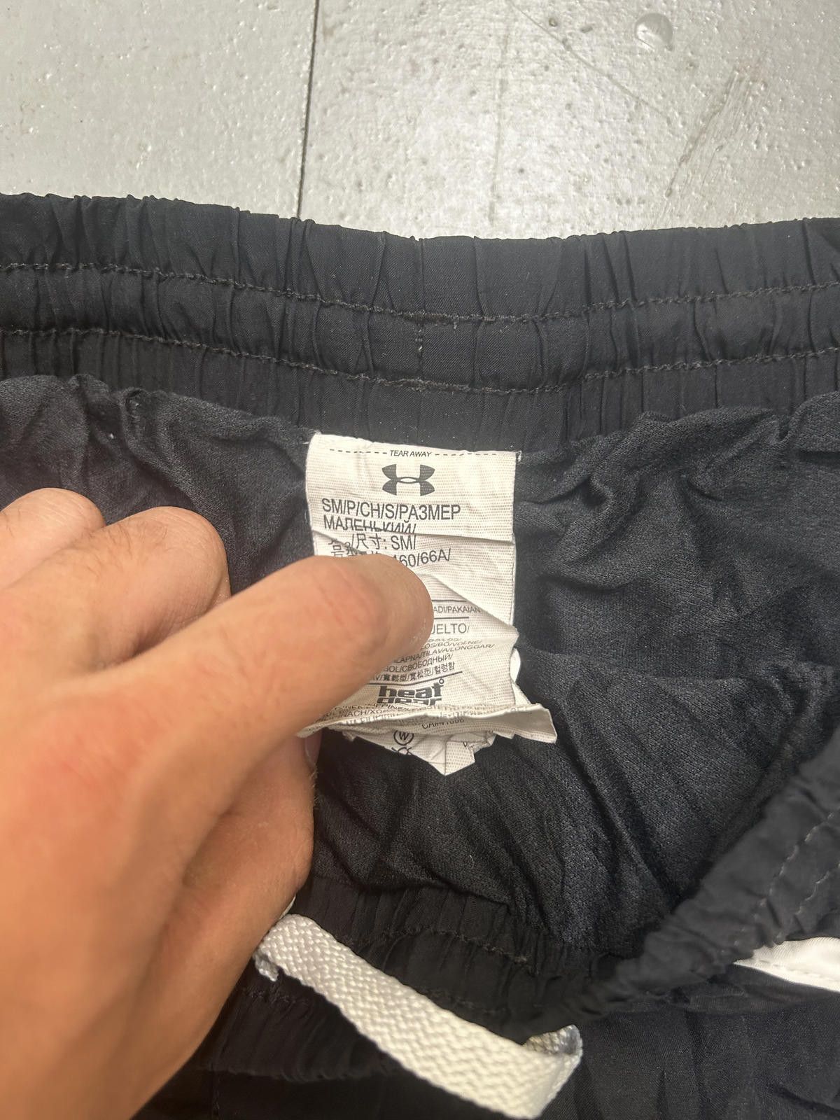 Under Armour Under Armour Men's Athletic Shorts - Black & White Size 28" / US 6 / IT 42 - 2 Thumbnail