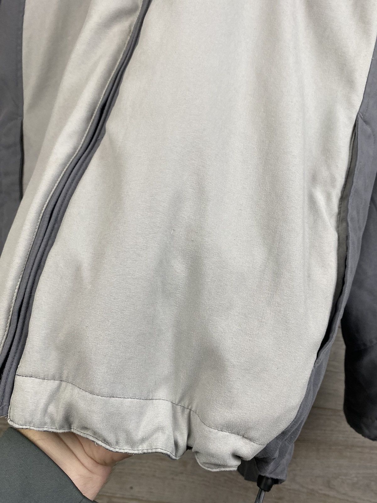 Nike Vintage Nike windbreaker with drawstring Y2K Gorpcore style Size US M / EU 48-50 / 2 - 14 Thumbnail
