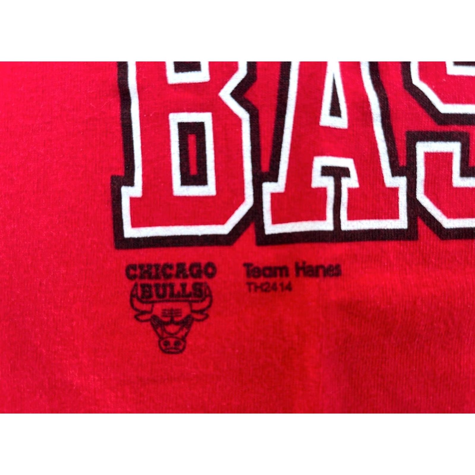 Hanes VINTAGE Men’s 90s Chicago Bulls T-Shirt Hanes Heavyweight XL Red Cotton Logo Shirt Mens Size US XL / EU 56 / 4 - 4 Thumbnail