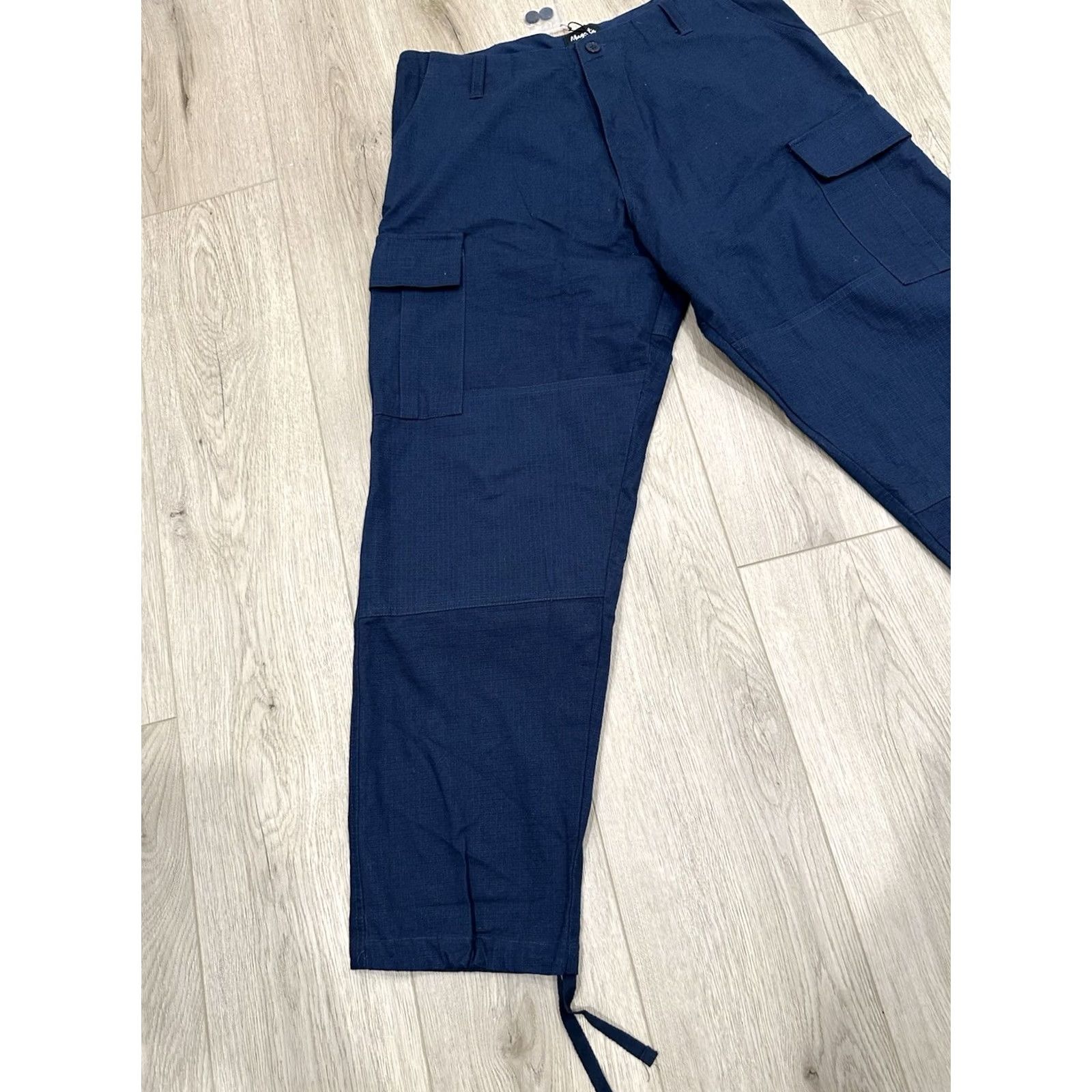 Magenta Skateboards NWT Magenta Cargo Pants XL Blue Ripstop Navy Magenta Skateboarding Pants Men XL Cargo Chad? Size US 36 / EU 52 - 3 Thumbnail