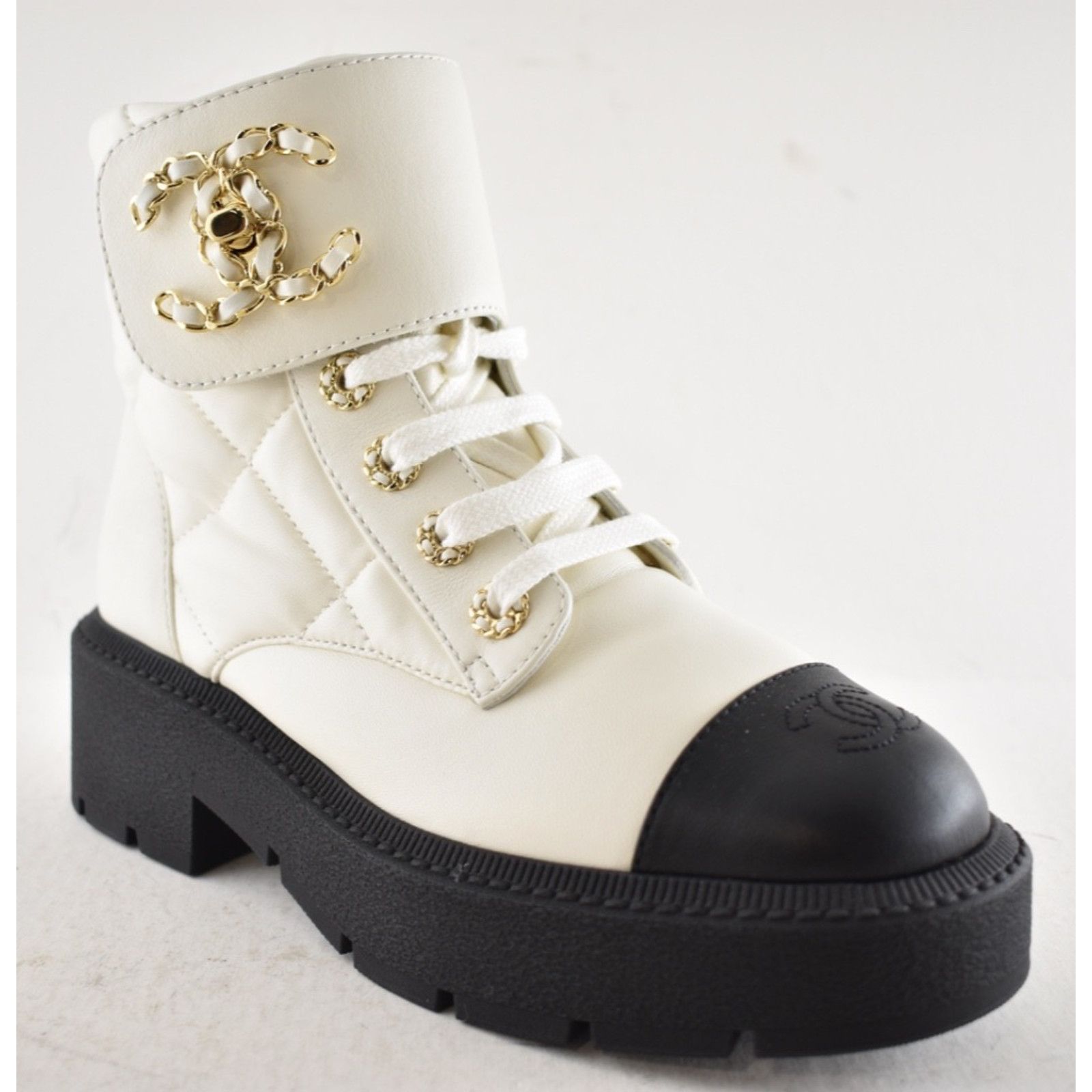 Chanel Chanel 24B White Quilt Gold CC Chain Combat Boots 37c Size US 6 / IT 36 - 5 Thumbnail