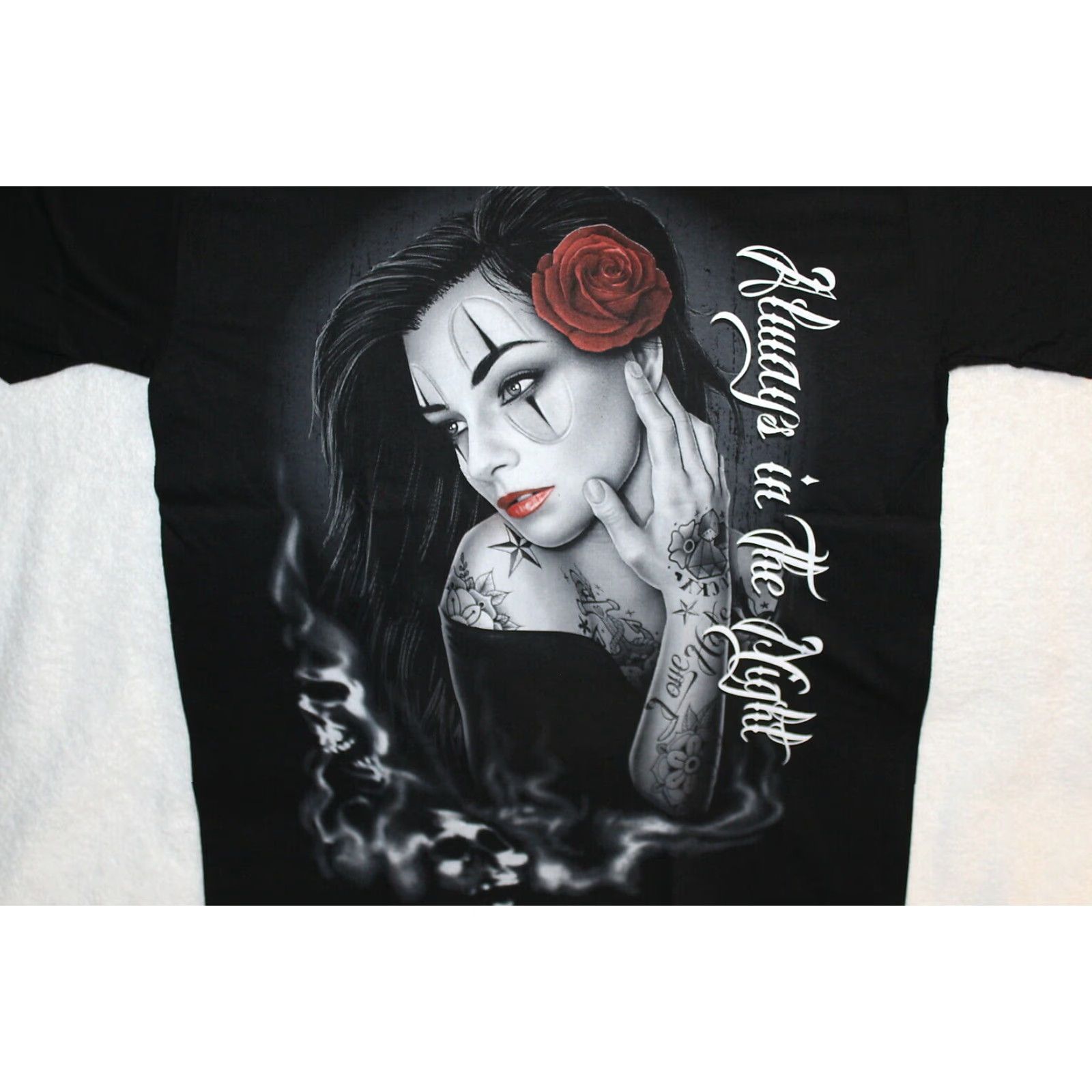 Vintage VINTAGE Unisex 100% Cotton T-Shirt Short Sleeve Black Graphic Tee Day of the Dead Woman Tattoo Flower Skull Night 2000s Size US L / EU 52-54 / 3 - 2 Thumbnail