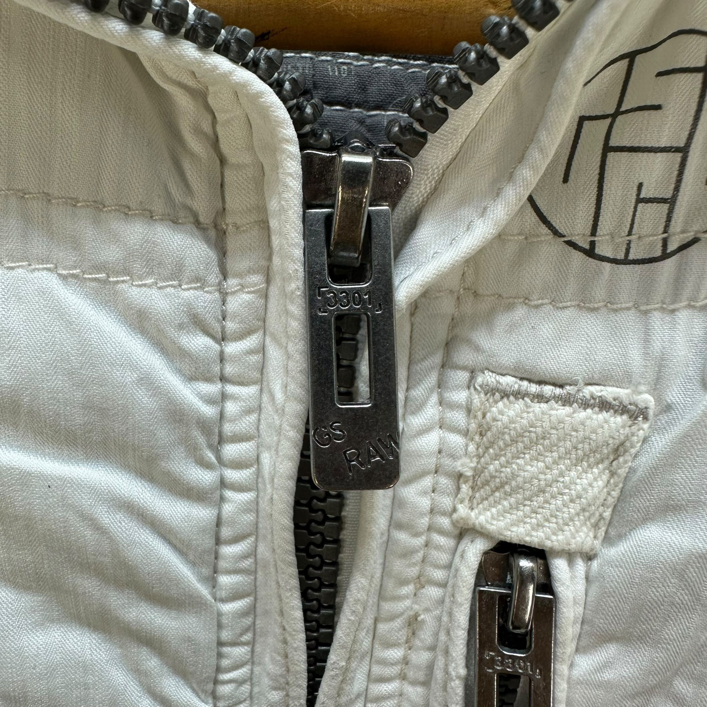 G-Star G-STAR RAW Techwear White Bomber Jacket #A65-1559 Size US S / EU 44-46 / 1 - 3 Thumbnail
