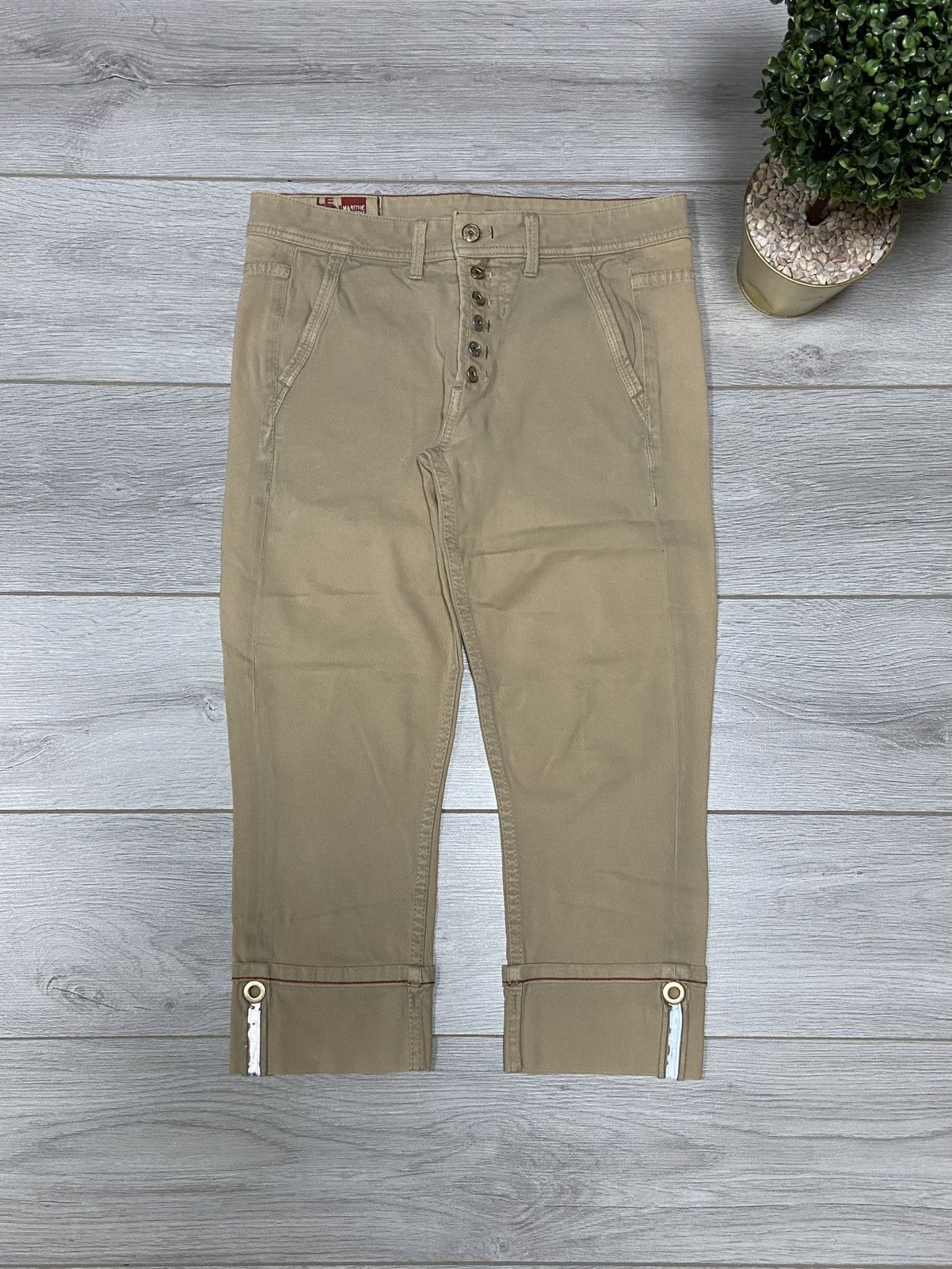 Marithe + Francois Girbaud Marithe Francois Girbaud short next boyfriend buttons pants Size 29" - 1 Thumbnail