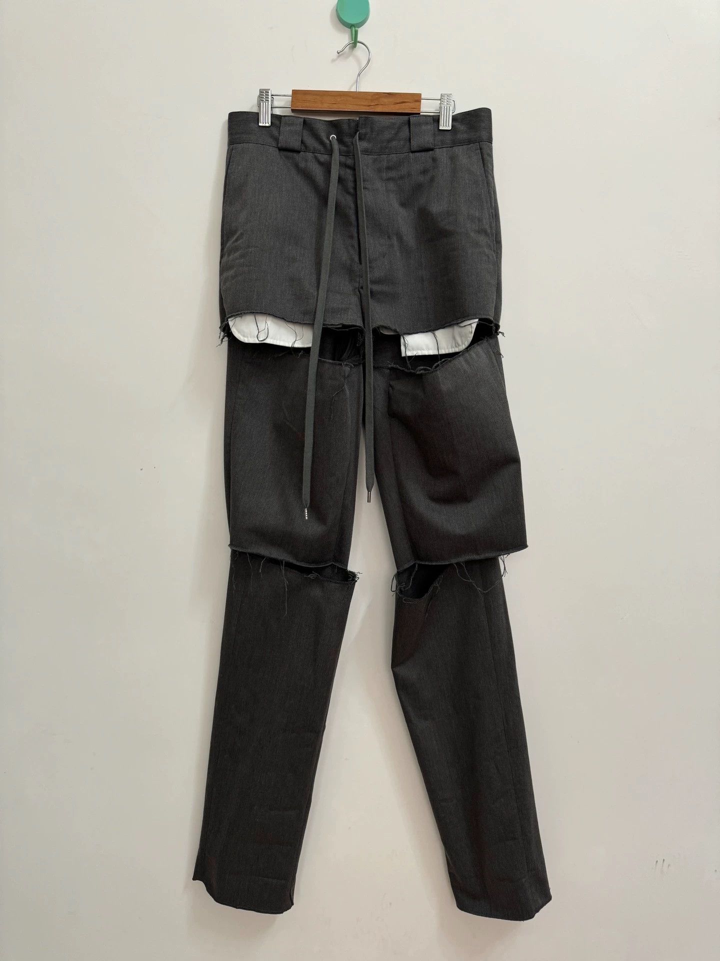 Takahiromiyashita The Soloist. Takahiro Miyashita The Soloist slender fit size 46 Size US 30 / EU 46 - 1 Thumbnail