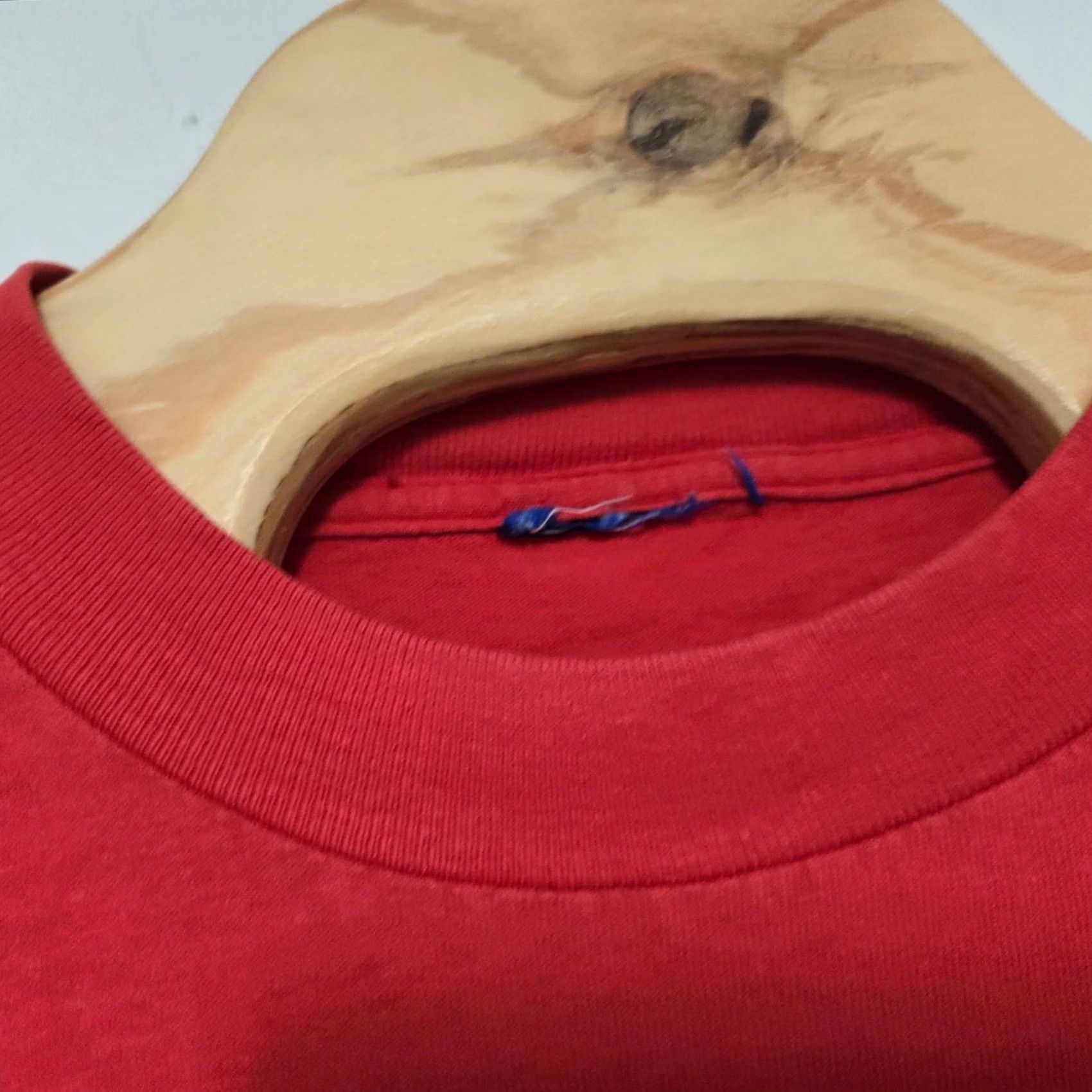 Disney VINTAGE Winnie The Pooh T-Shirt Disney Red 90s Flowers Cartoon LM L Unisex Adults Sz L Men Womens Boys Girls Size L / US 10 / IT 46 - 4 Thumbnail