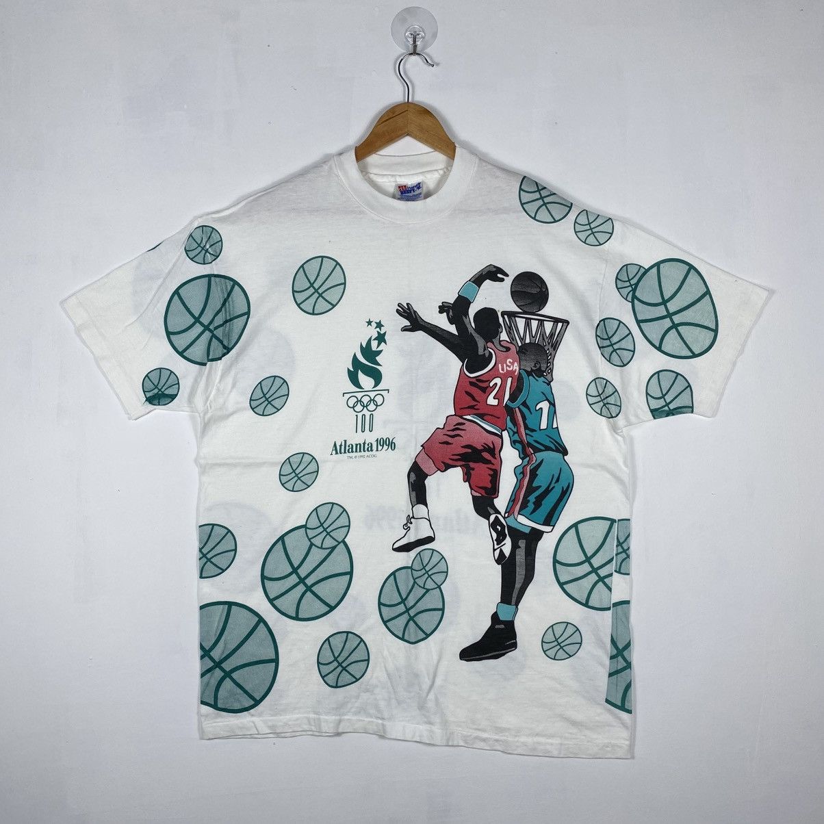 USA Olympics × Vintage Vintage 90's ATLANTA 1996 OLYMPICS Basketball Full Print Tee Size US XL / EU 56 / 4 - 2 Thumbnail