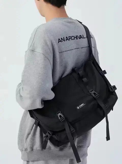 Japanese Brand Fashion hip hop waterproof messenger shoulder bag Size ONE SIZE - 1 Thumbnail