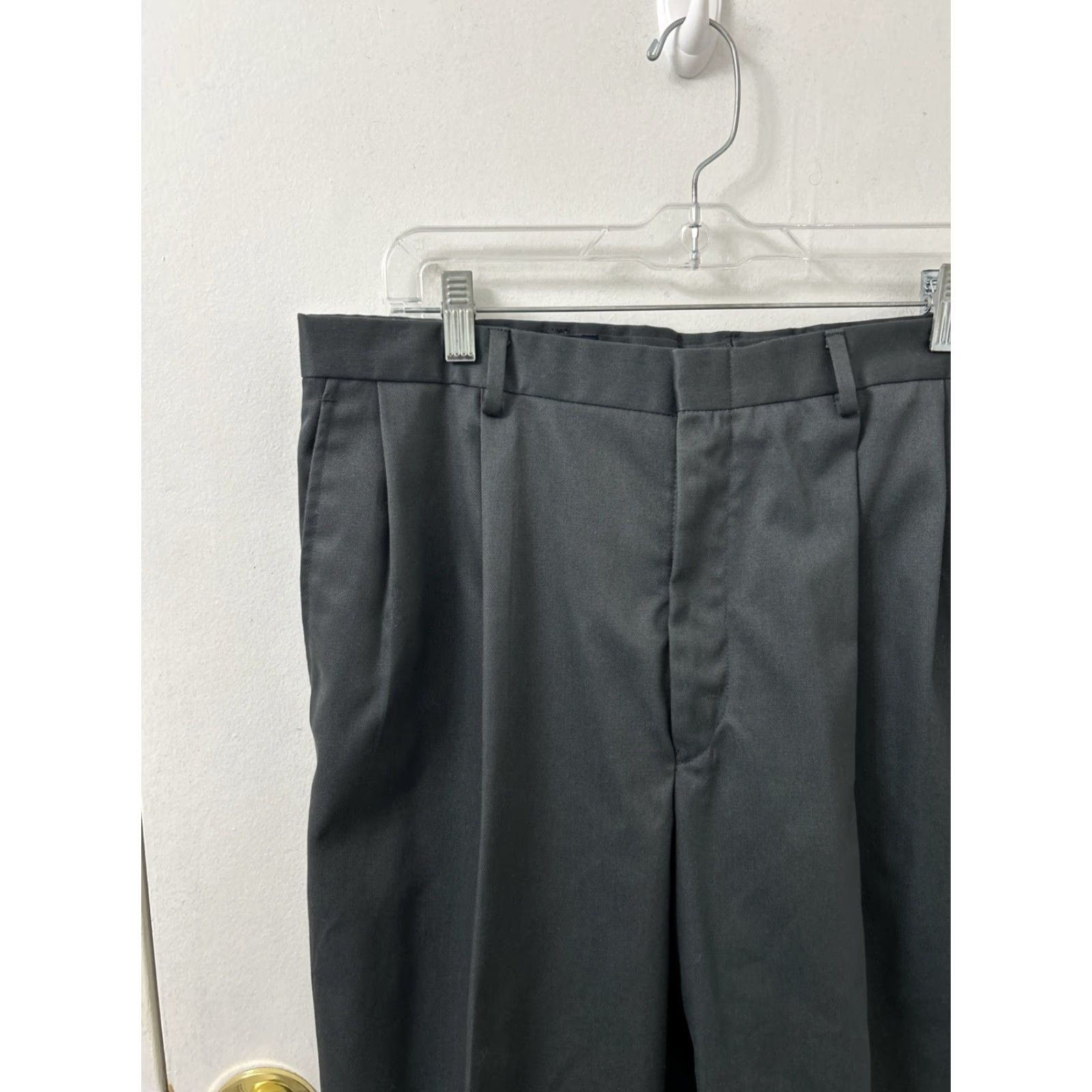 Lands' End Lands' End Pants Mens 35x34 Gray Dress Pants Cuffed Pleated Zipper YKK Cotton Blend Straight Classic Waist 35 Inseam 34 USA USA Made N/A Size US 35 - 4 Thumbnail