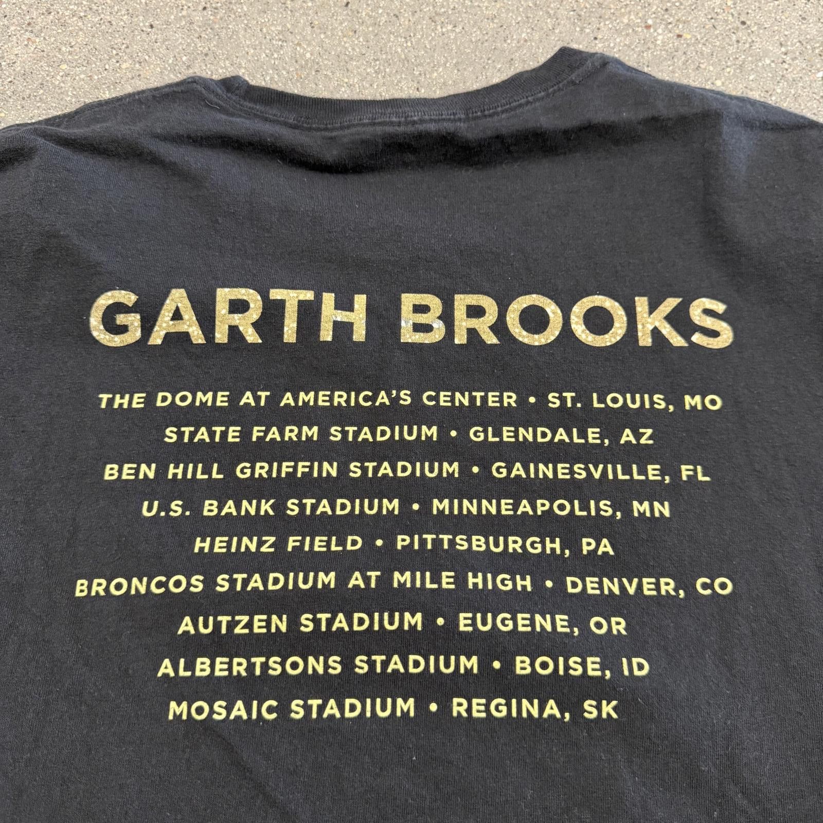 Hanes Garth Brooks 2019 Stadium Tour Shirt Ltd Cities on Back XL Size US L / EU 52-54 / 3 - 7 Thumbnail