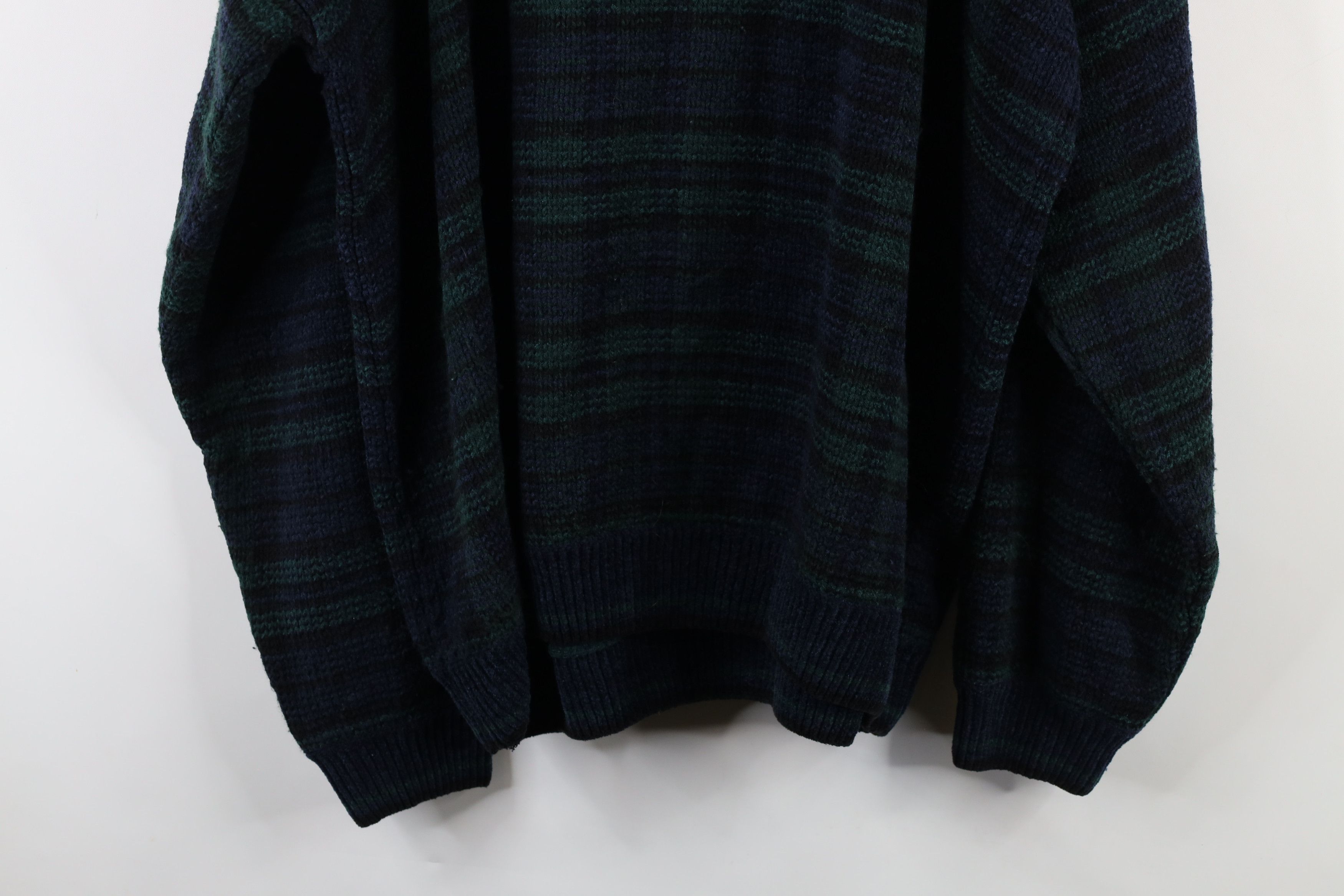 Vintage Vintage 90s Streetwear Fleece Crewneck Sweater Tartan Plaid Size US XL / EU 56 / 4 - 10 Thumbnail