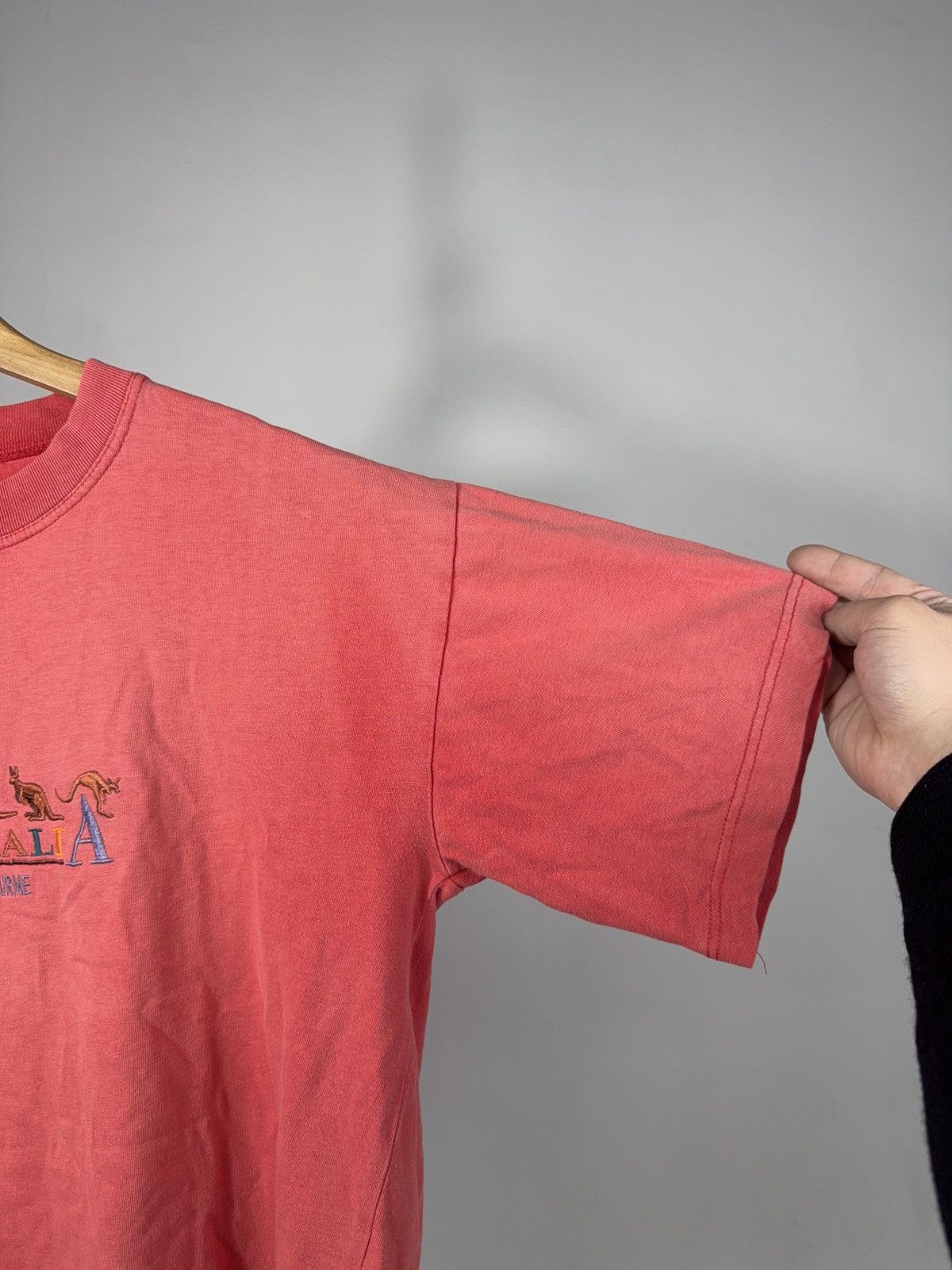 Vintage Vintage 90s Australia Melbourne Kangaroo Faded Retro Tee Size US M / EU 48-50 / 2 - 10 Thumbnail