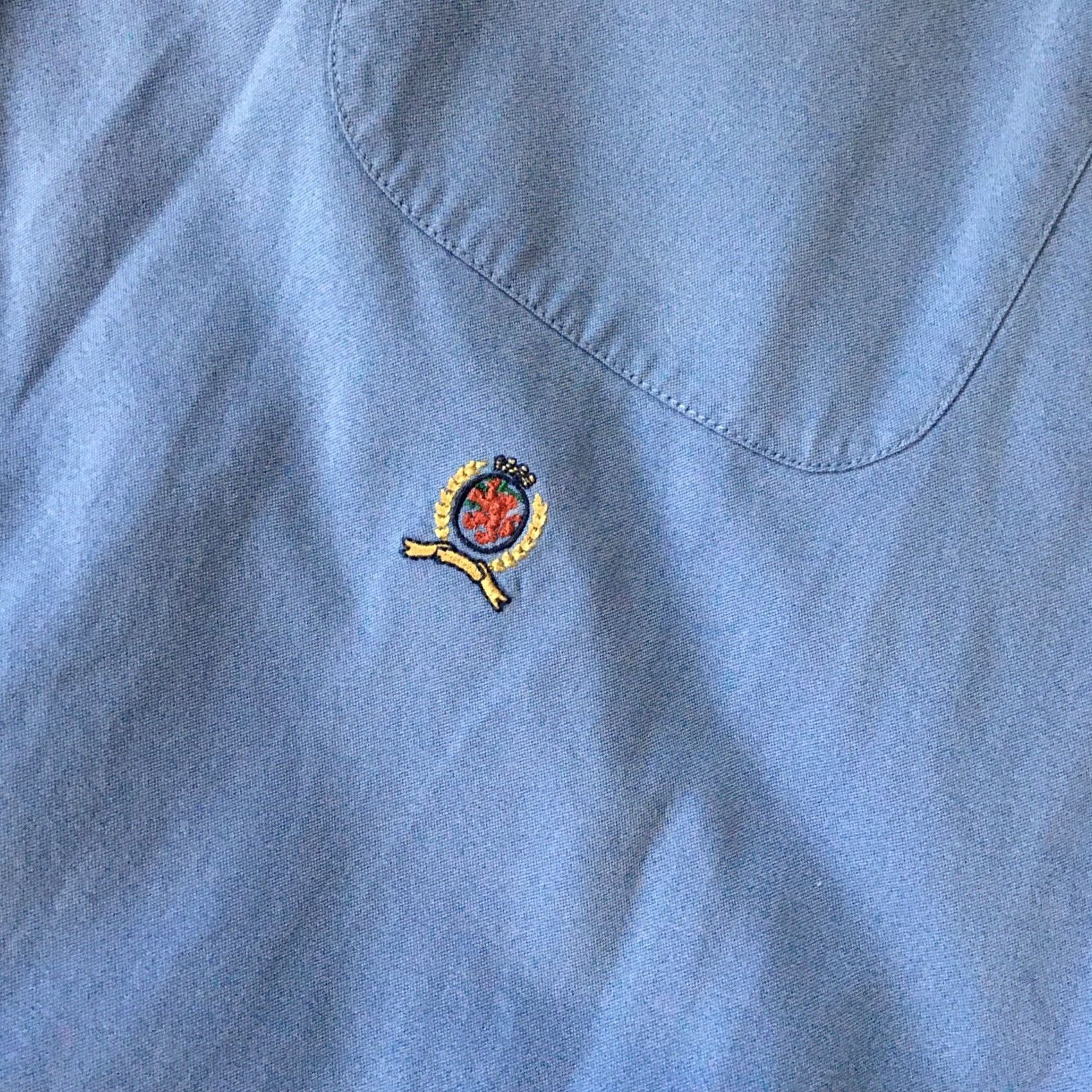 Tommy Hilfiger VINTAGE Tommy Hilfiger Shirt XL Mens Blue 80s Long Sleeve Button-Up Cotton Two Ply Canvas Button Logo Regular Casual Size US XL / EU 56 / 4 - 2 Thumbnail