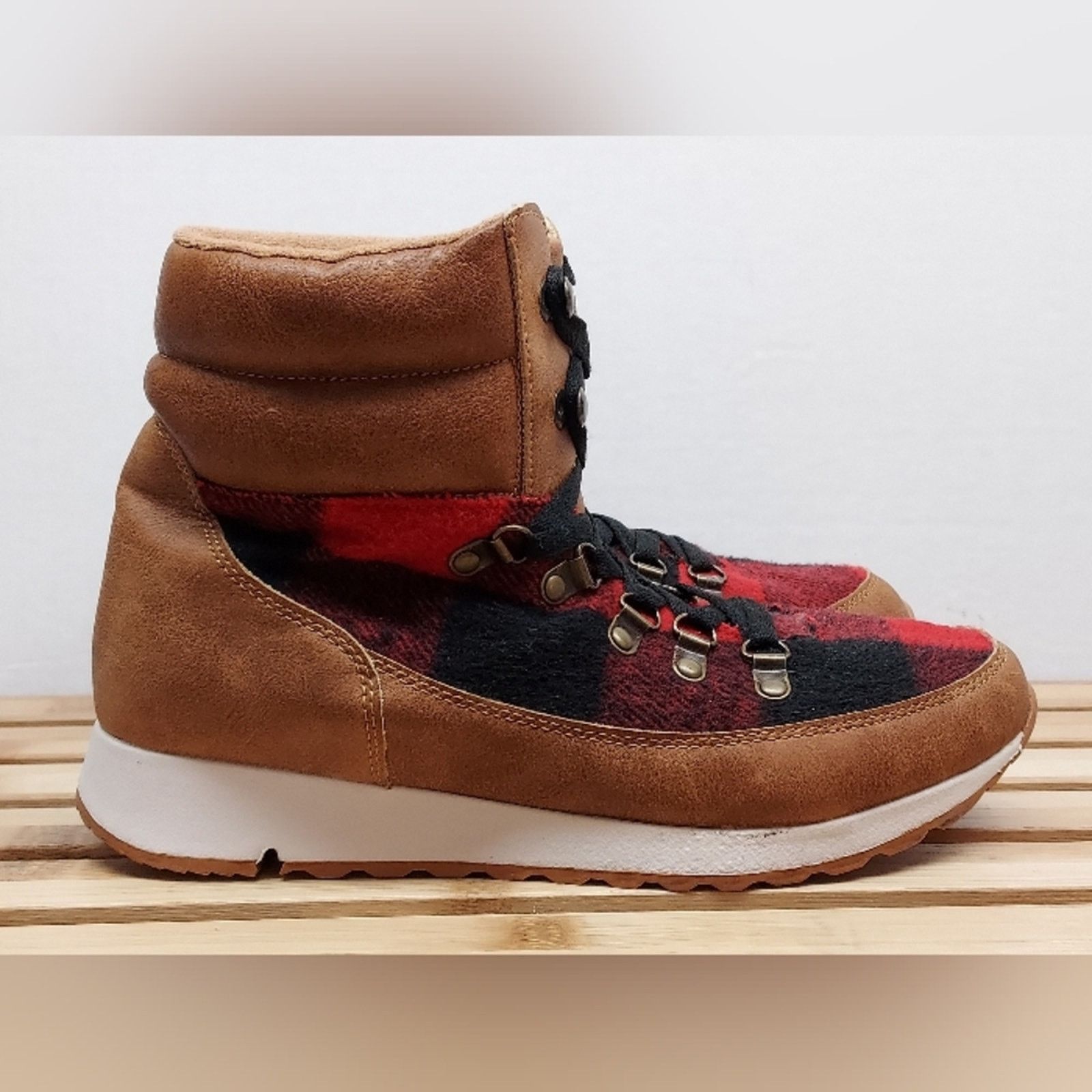 American Eagle Outfitters American Eagle Womens | Red Flannel | Winter Boots Size 9 Size US 9 / IT 39 - 6 Thumbnail