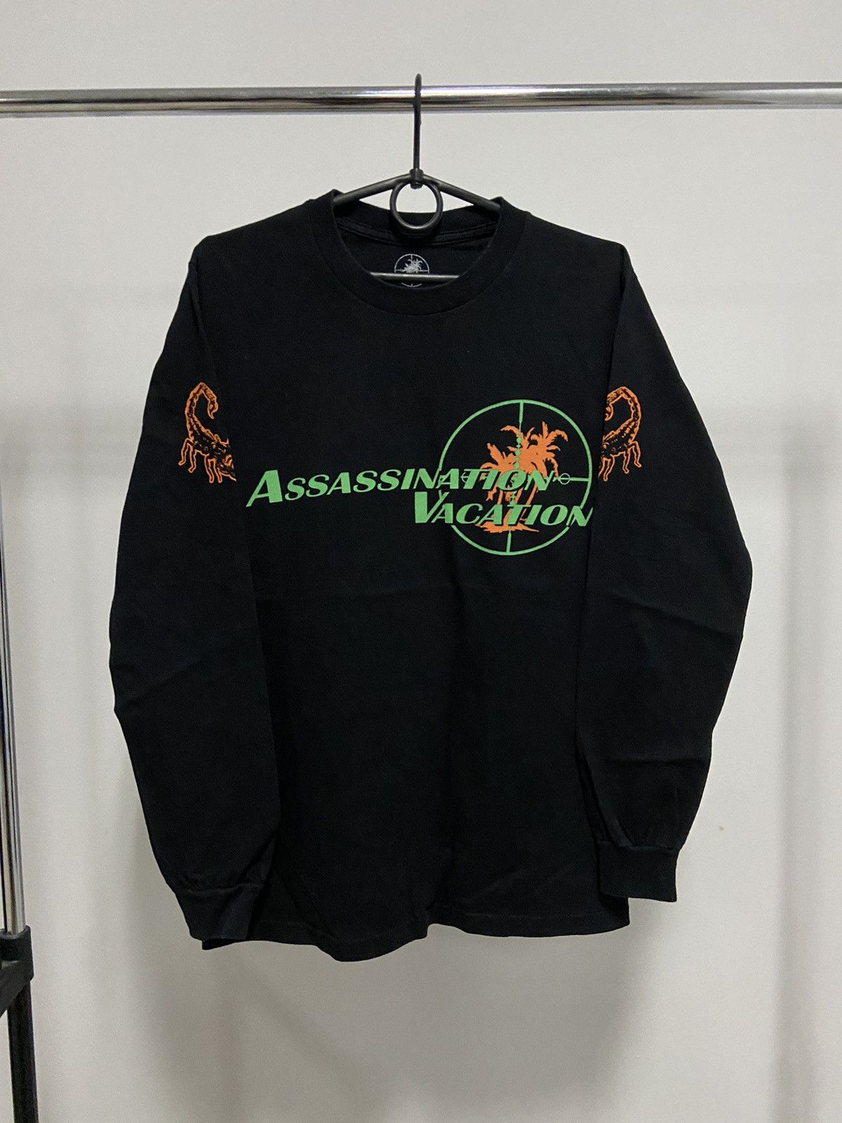 Drake × Rap Tees × Vintage Drake assassination vacation big logo scorpion 🦂 longsleeve Size US S / EU 44-46 / 1 - 2 Thumbnail