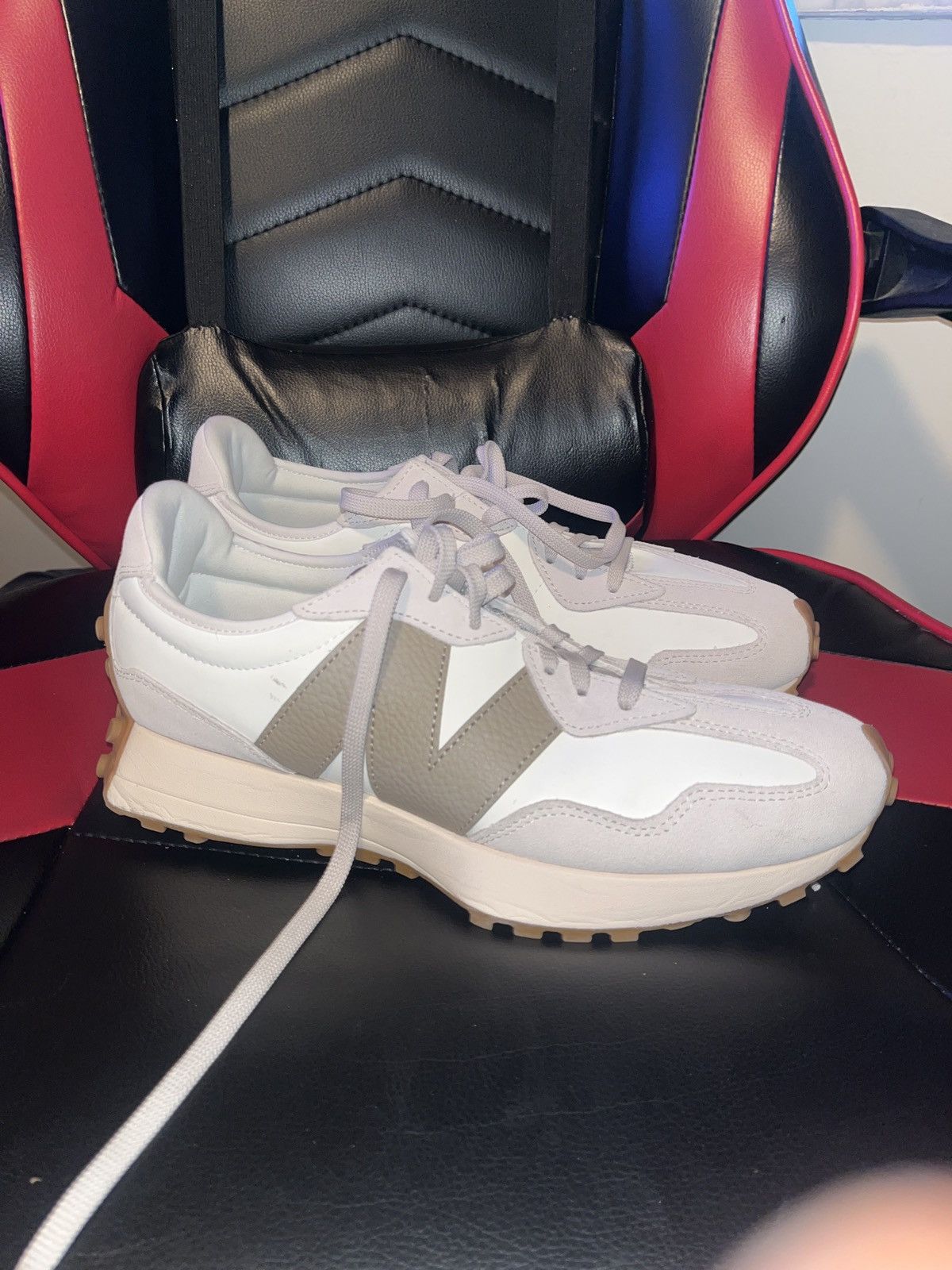 New Balance Beige and light pink intelligent choice 327 Size US 11.5 / EU 44-45 - 2 Thumbnail