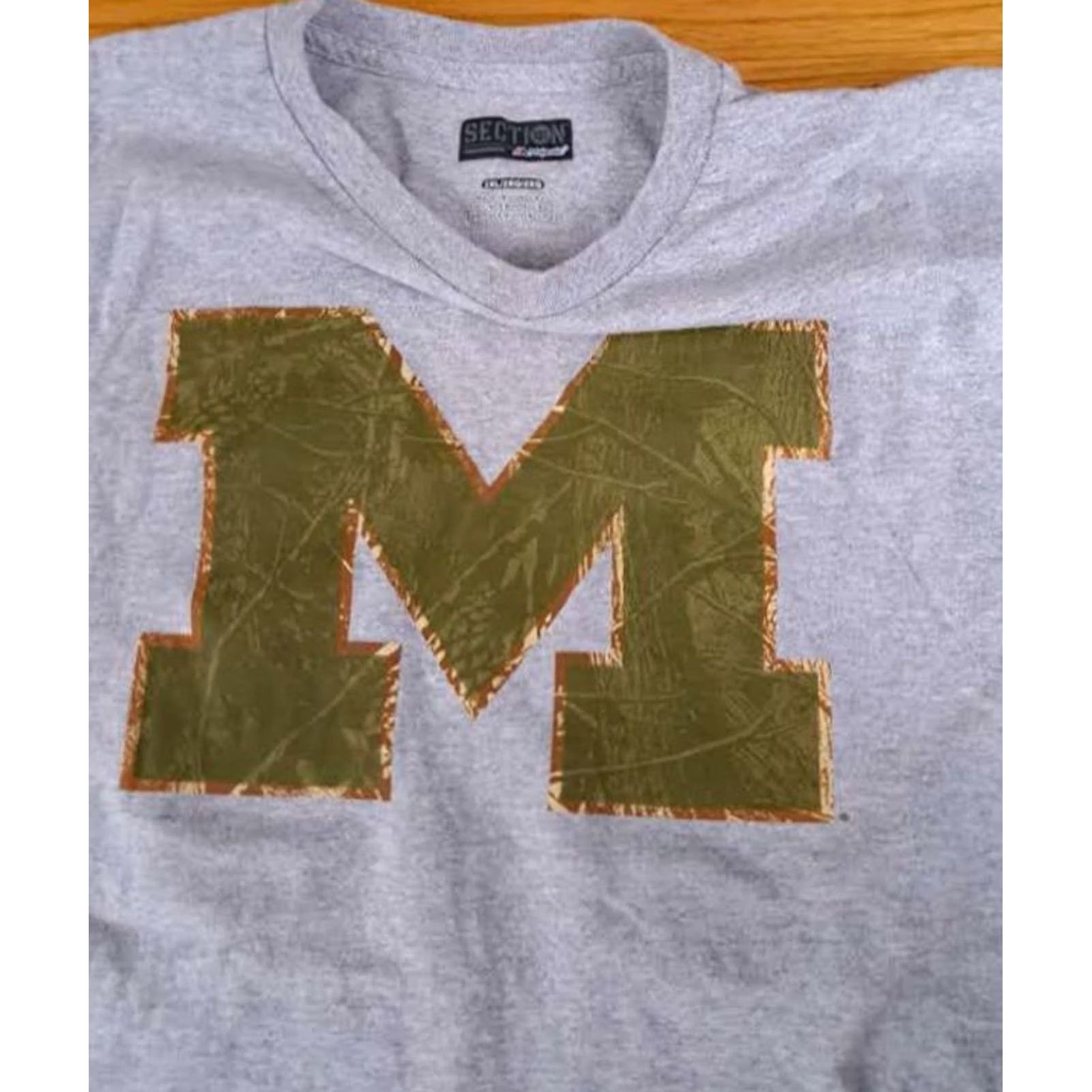 Vintage VINTAGE Michigan Wolverines Camouflage T-Shirt Grey 2 XL Majestic Mens Size US XL / EU 56 / 4 - 2 Thumbnail